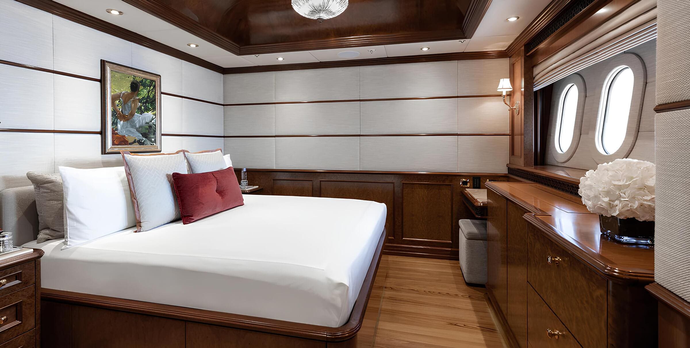 VIP-каюта/VIP cabin