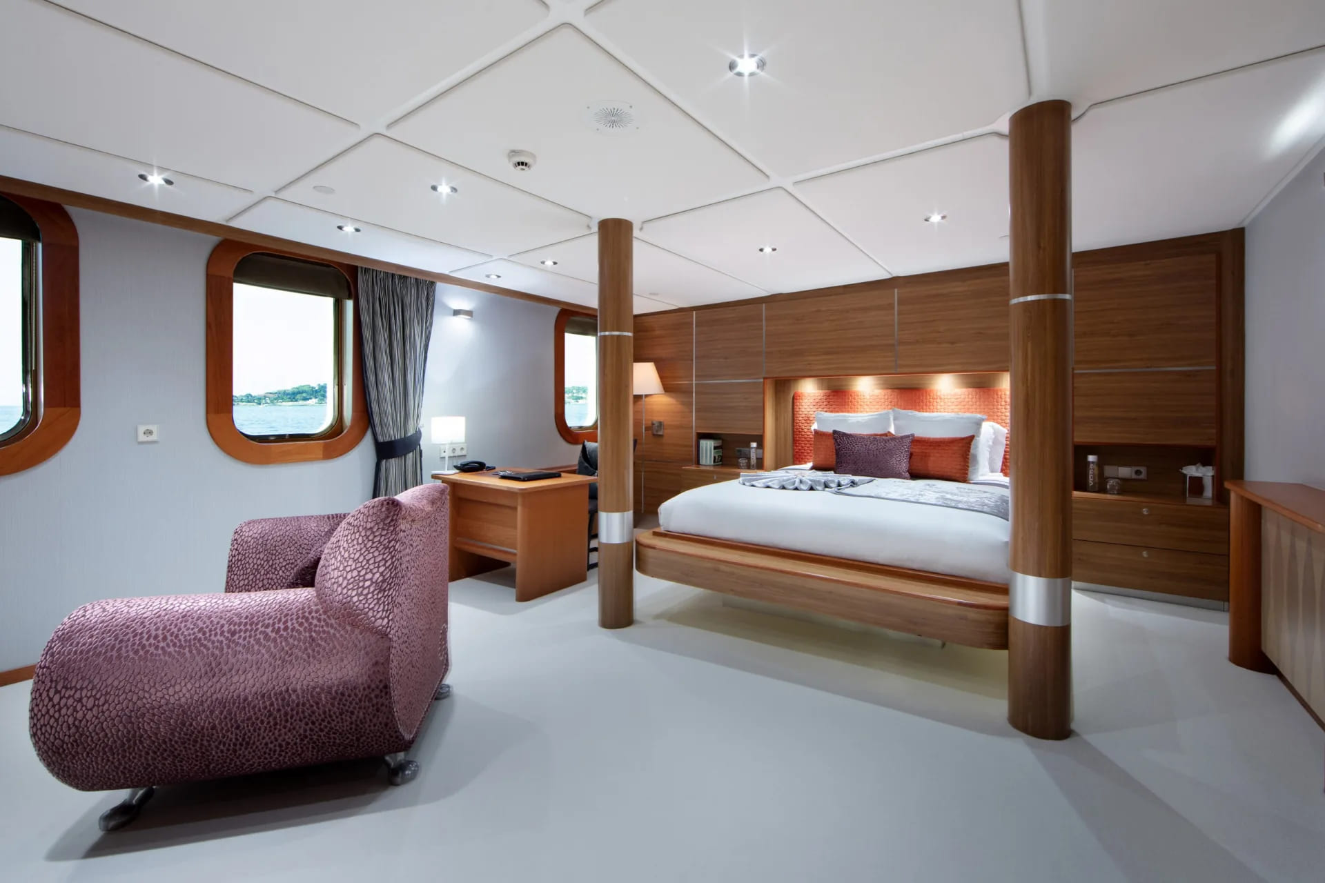 VIP-каюта/VIP cabin