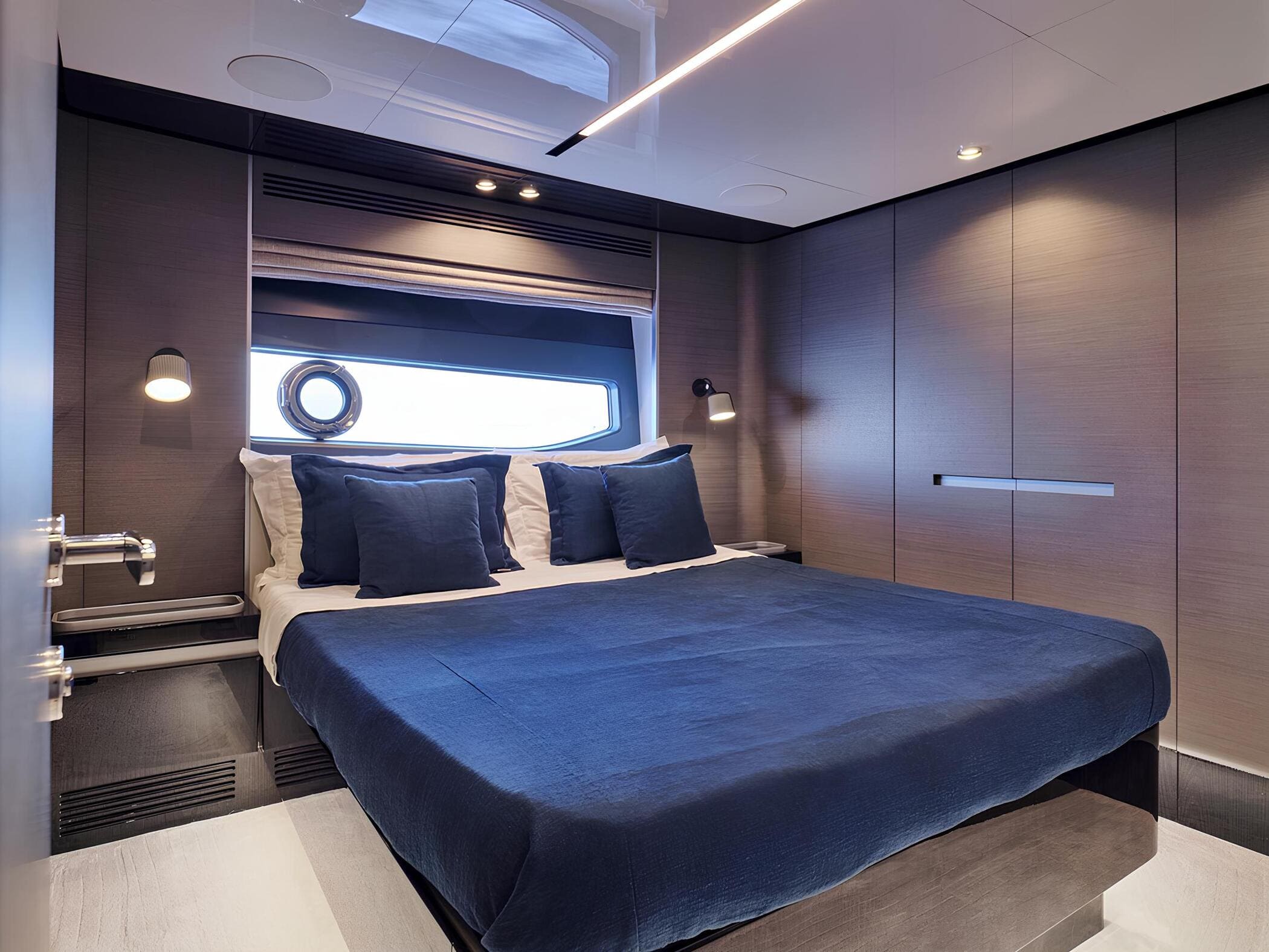 VIP-каюта/VIP cabin