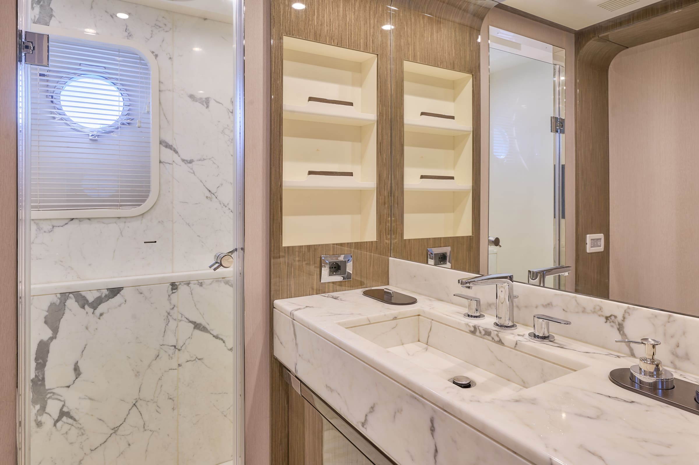 VIP-санузел/VIP bathroom