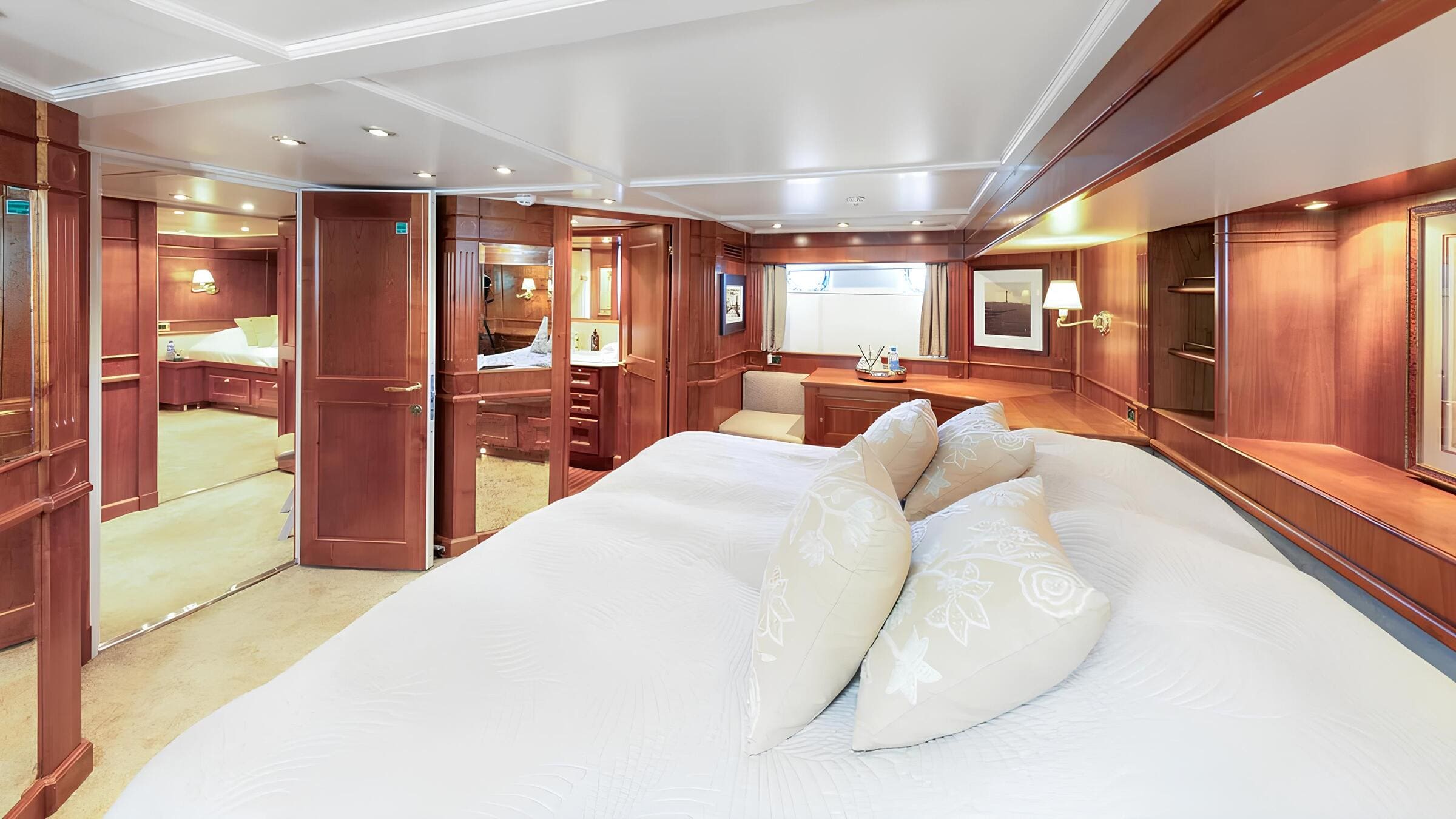 VIP-каюта/VIP cabin