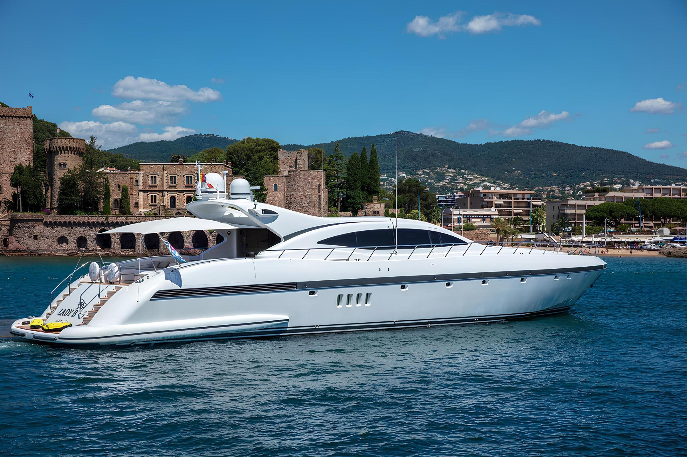 Экстерьер Mangusta (Overmarine) 108 2004 MY LADY B/Exterior Mangusta (Overmarine) 108 2004 MY LADY B