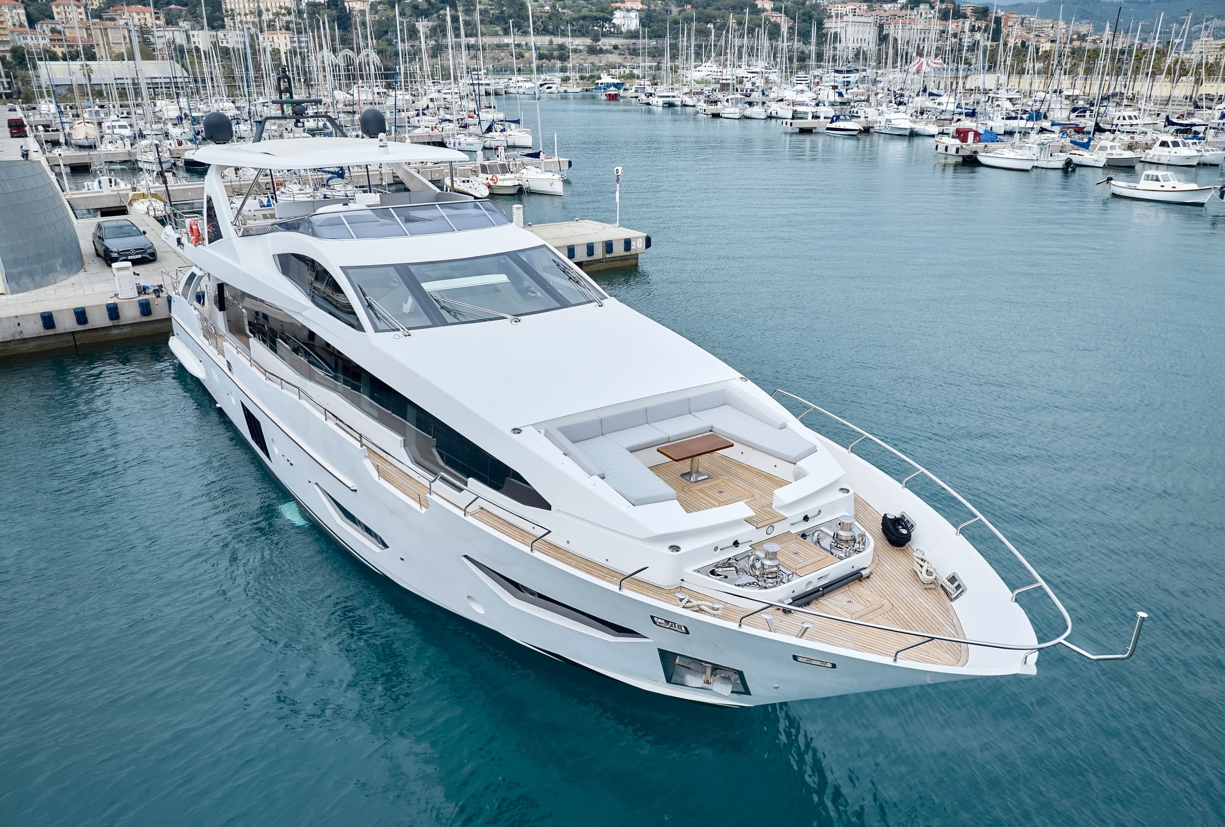 Экстерьер Azimut Grande 30M 2018 MY SUN & SEA/Exterior Azimut Grande 30M 2018 MY SUN & SEA