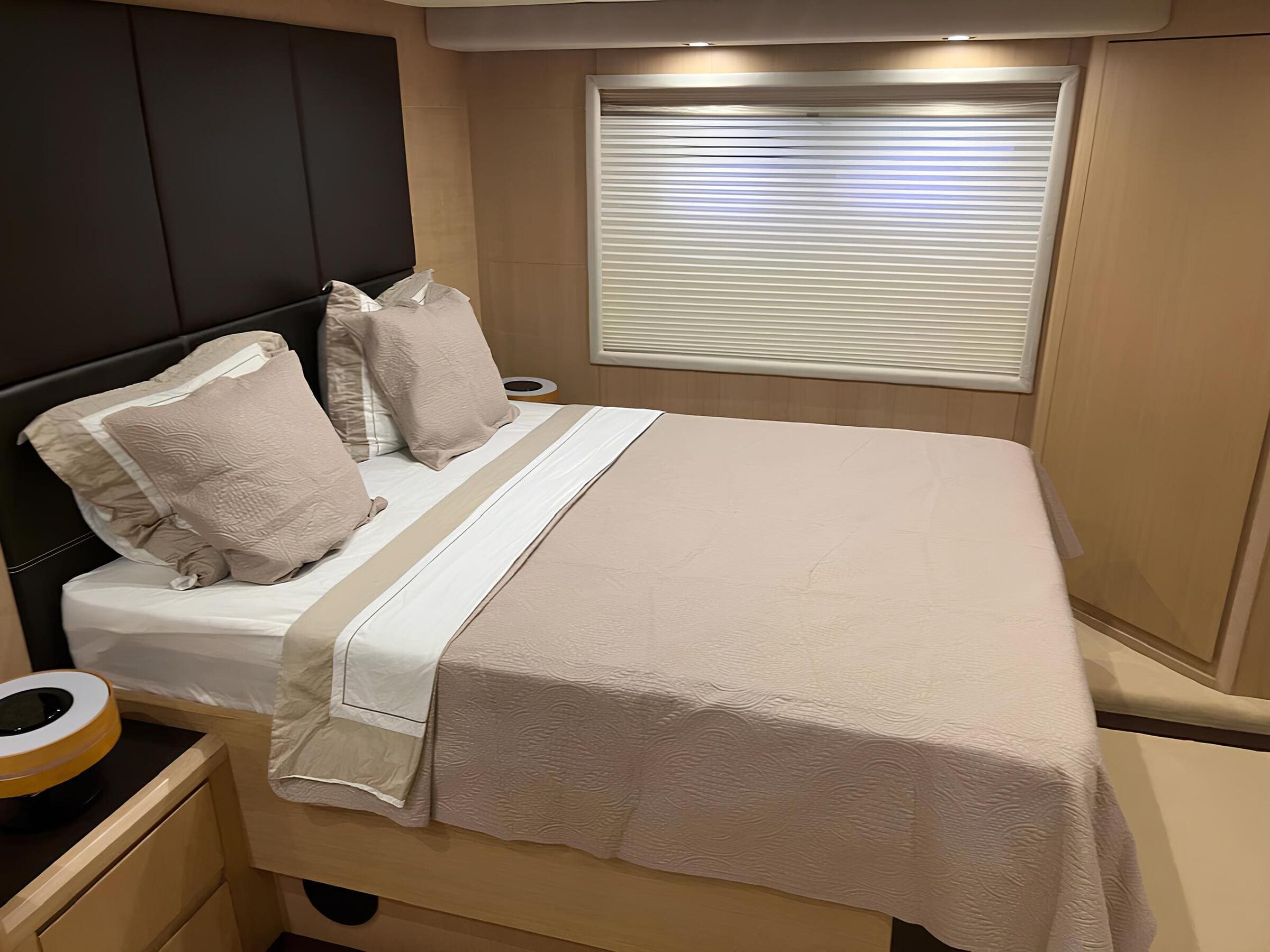 VIP-каюта/VIP cabin