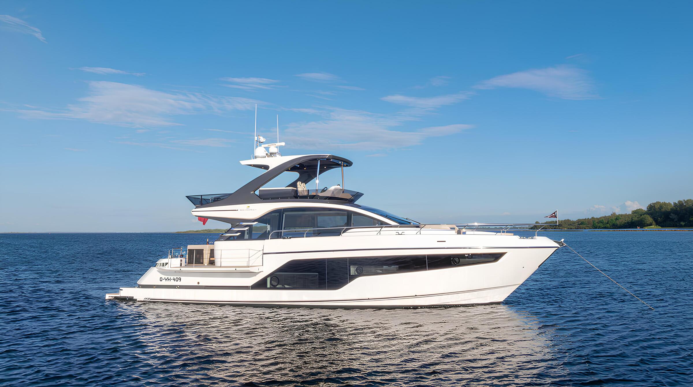 Экстерьер Fairline Squadron 58/Exterior Fairline Squadron 58