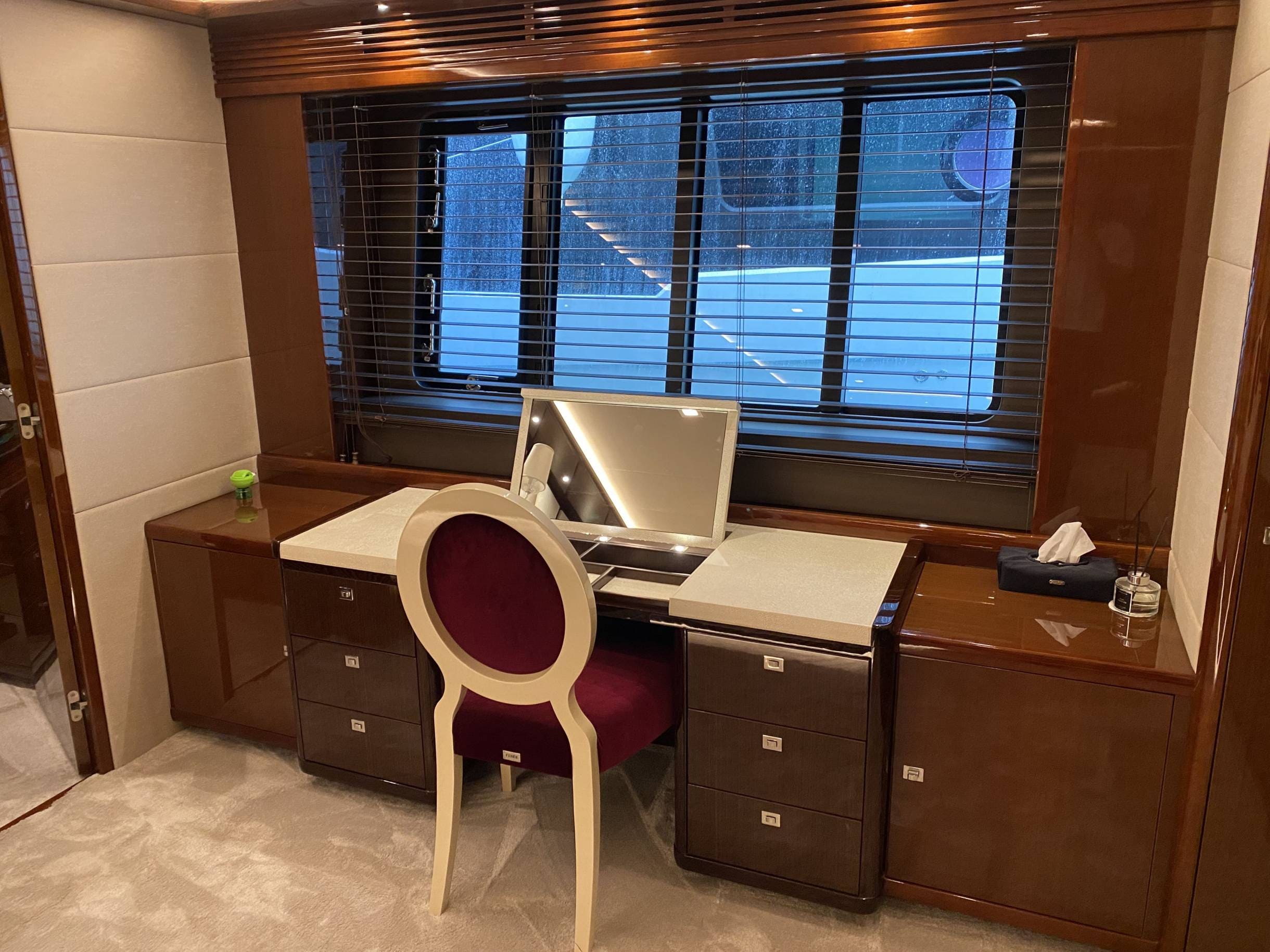 VIP-каюта/VIP cabin