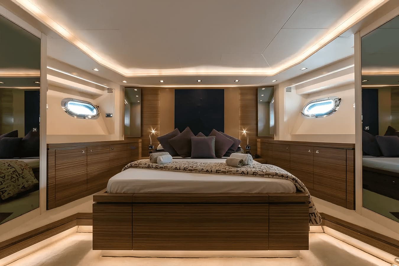 VIP-каюта/VIP cabin