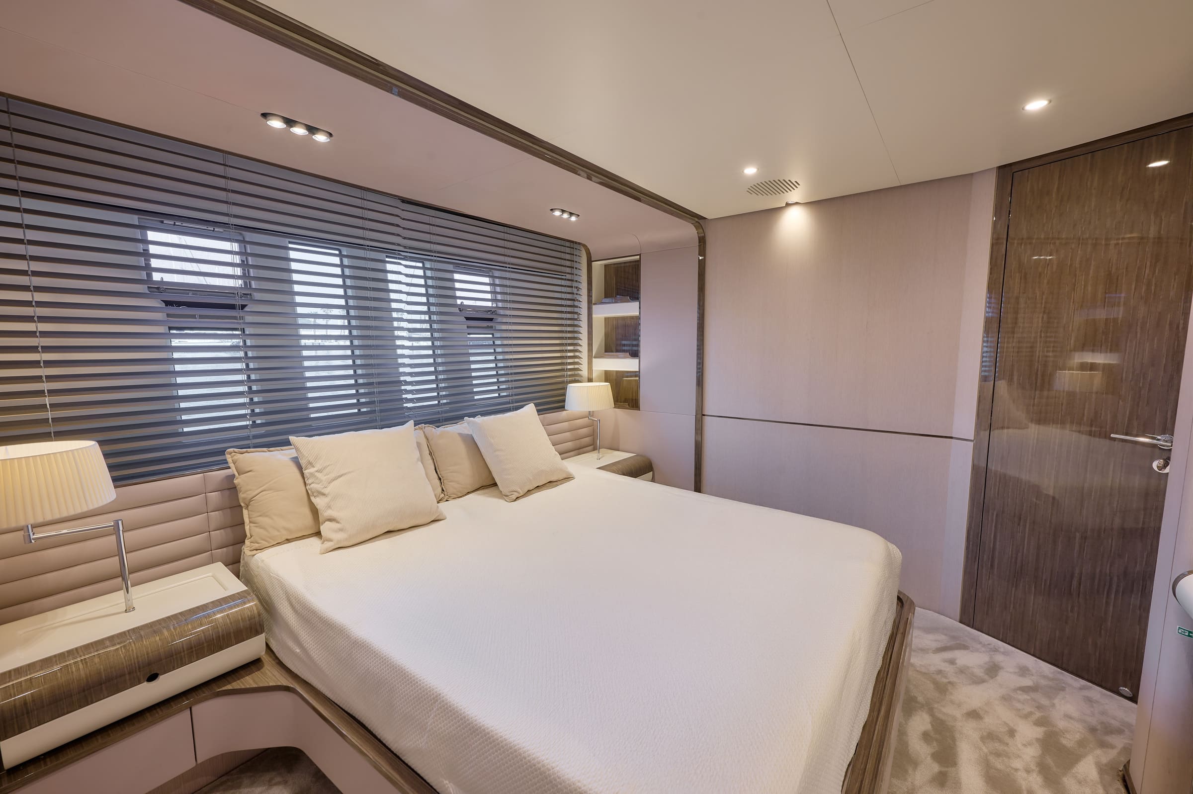 VIP-каюта/VIP cabin
