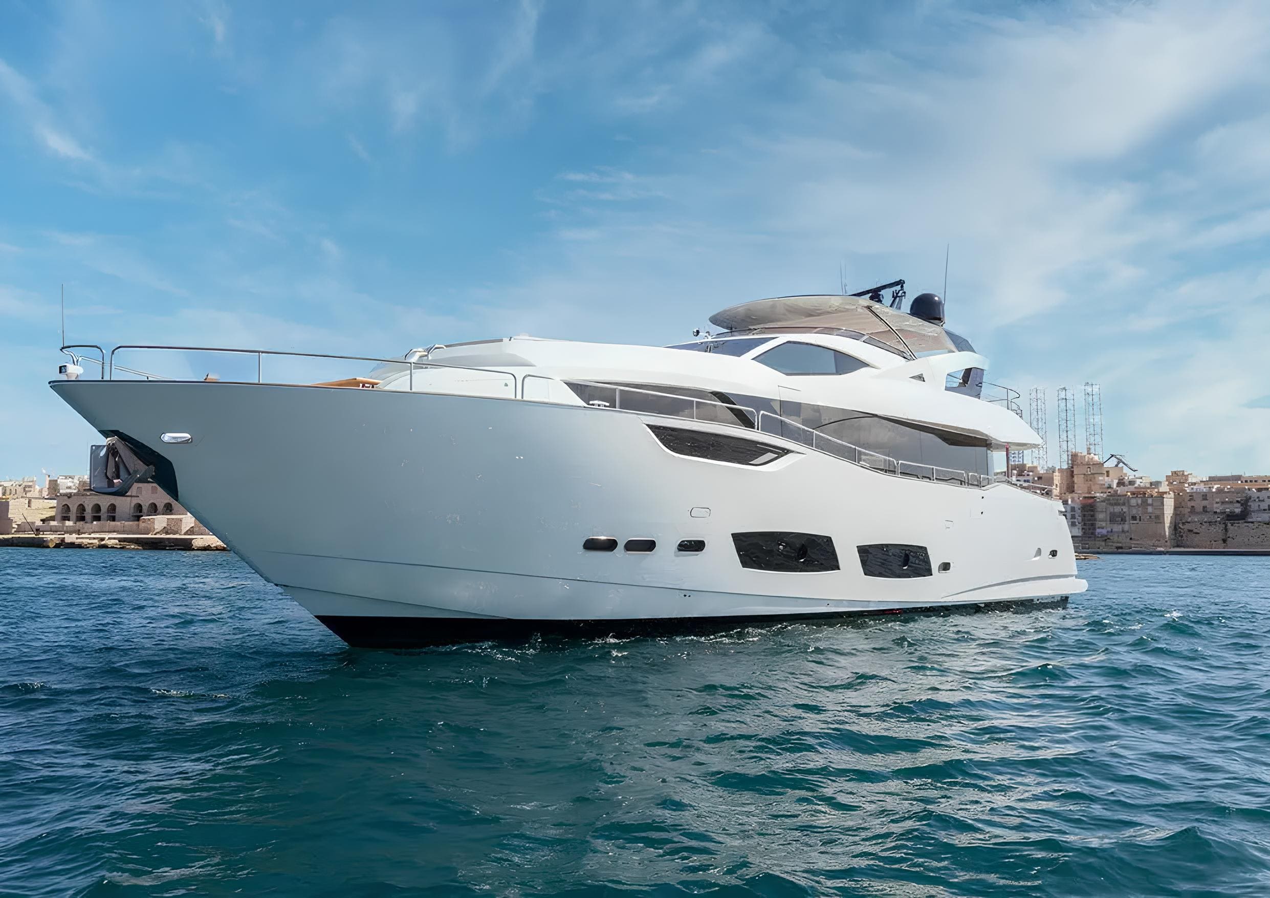 Экстерьер Sunseeker 95 Yacht 2019 MY NEW EDGE/Exterior Sunseeker 95 Yacht 2019 MY NEW EDGE