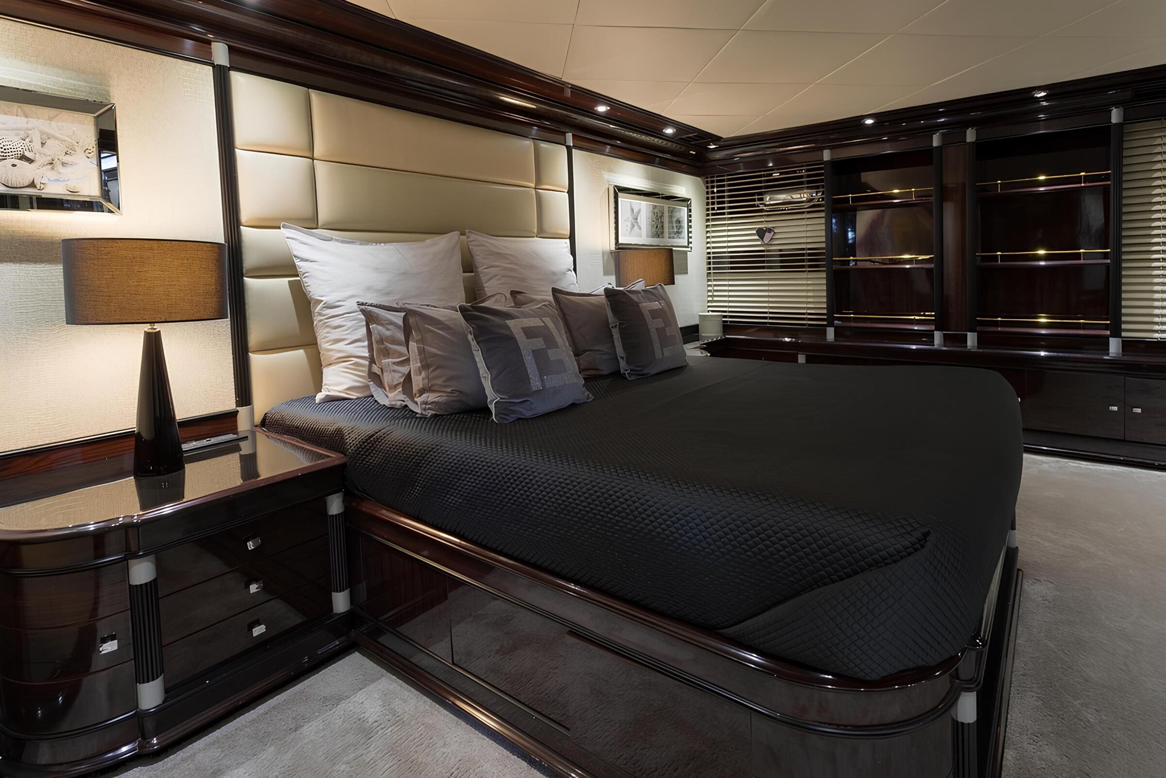 VIP-каюта/VIP cabin