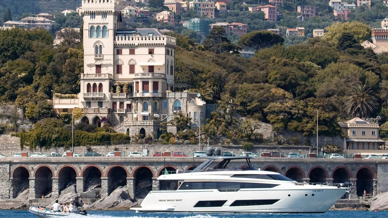 Экстерьер Ferretti 850 2019 MY E3/Exterior Ferretti 850 2019 MY E3