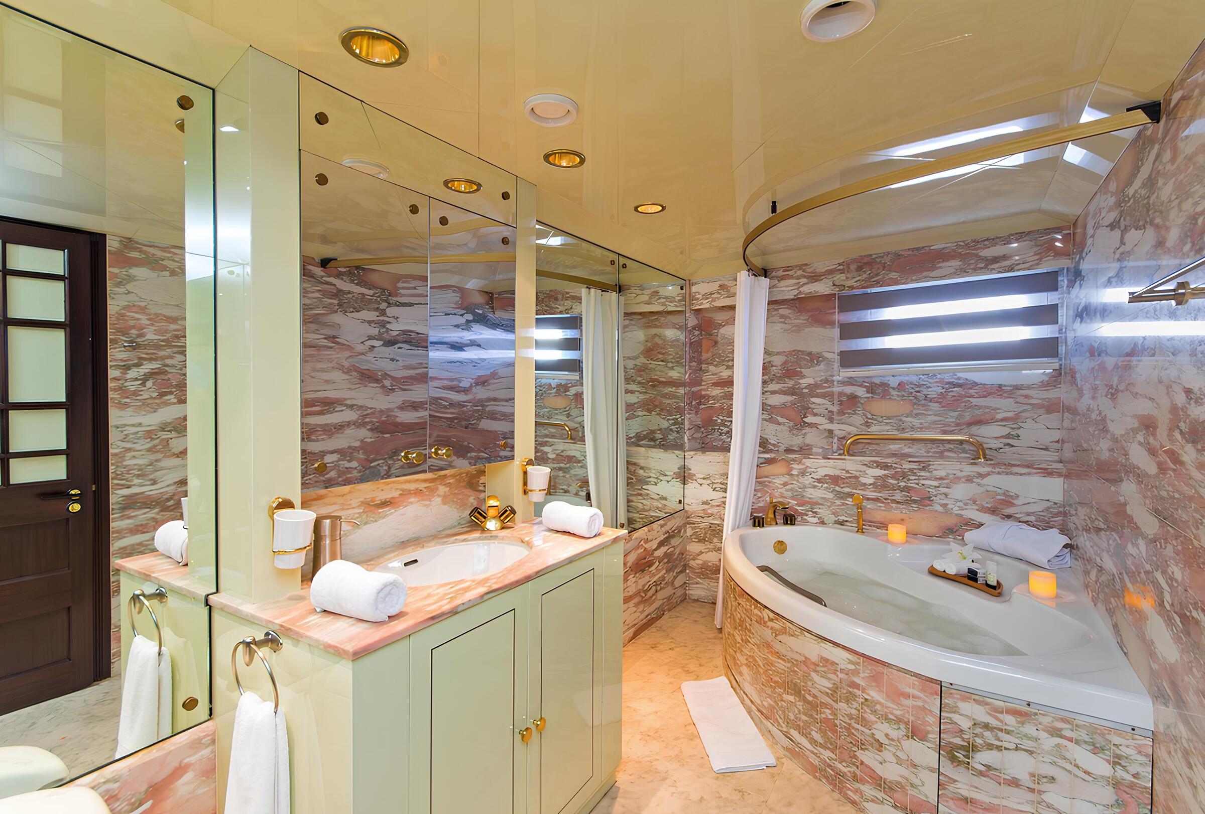 Санузел владельца/Master bathroom
