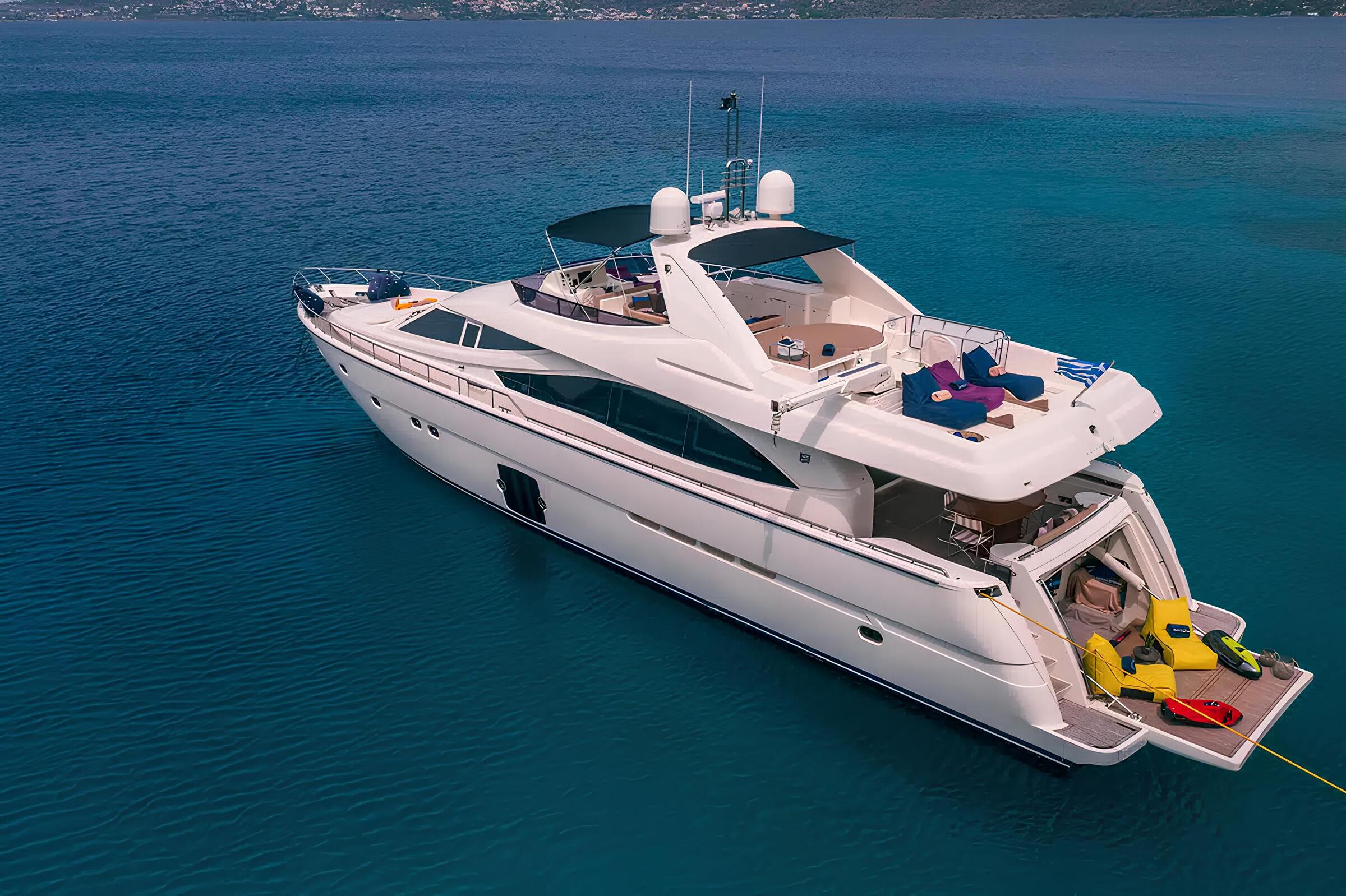 Экстерьер Ferretti 830 2007 MY ANNOUKA/Exterior Ferretti 830 2007 MY ANNOUKA