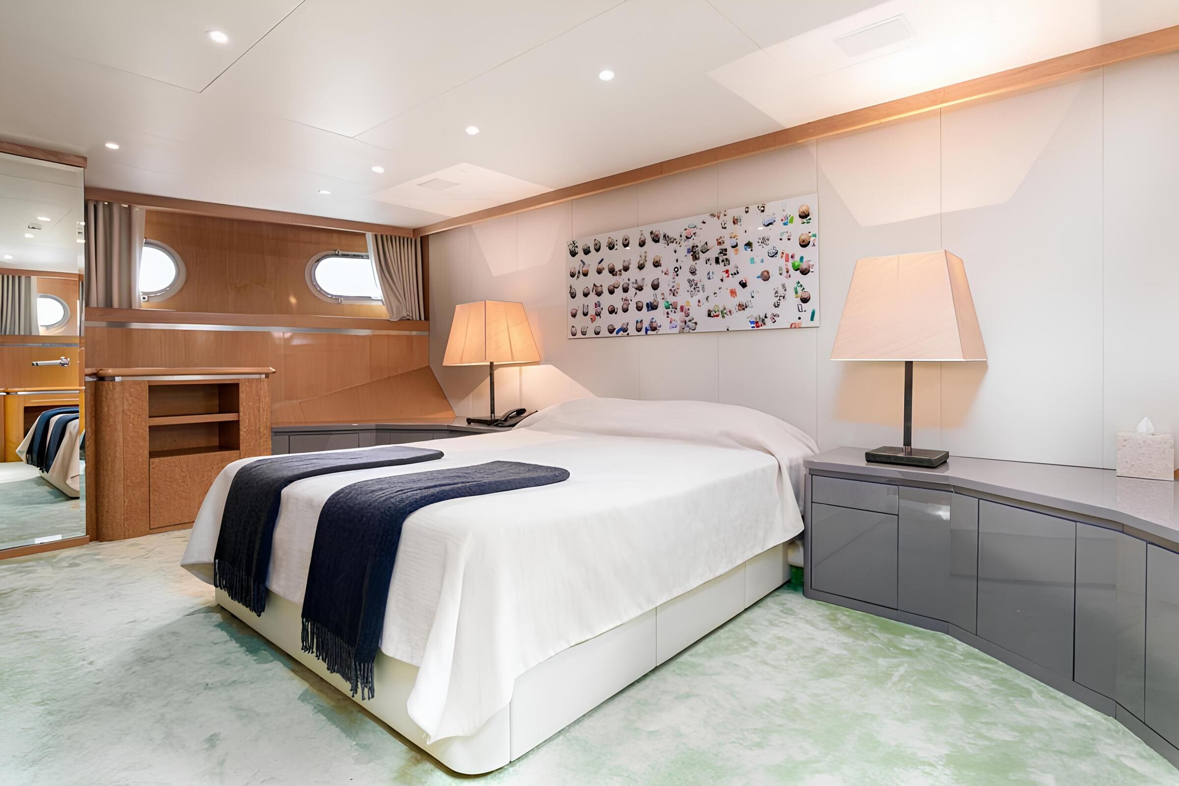 VIP-каюта/VIP cabin