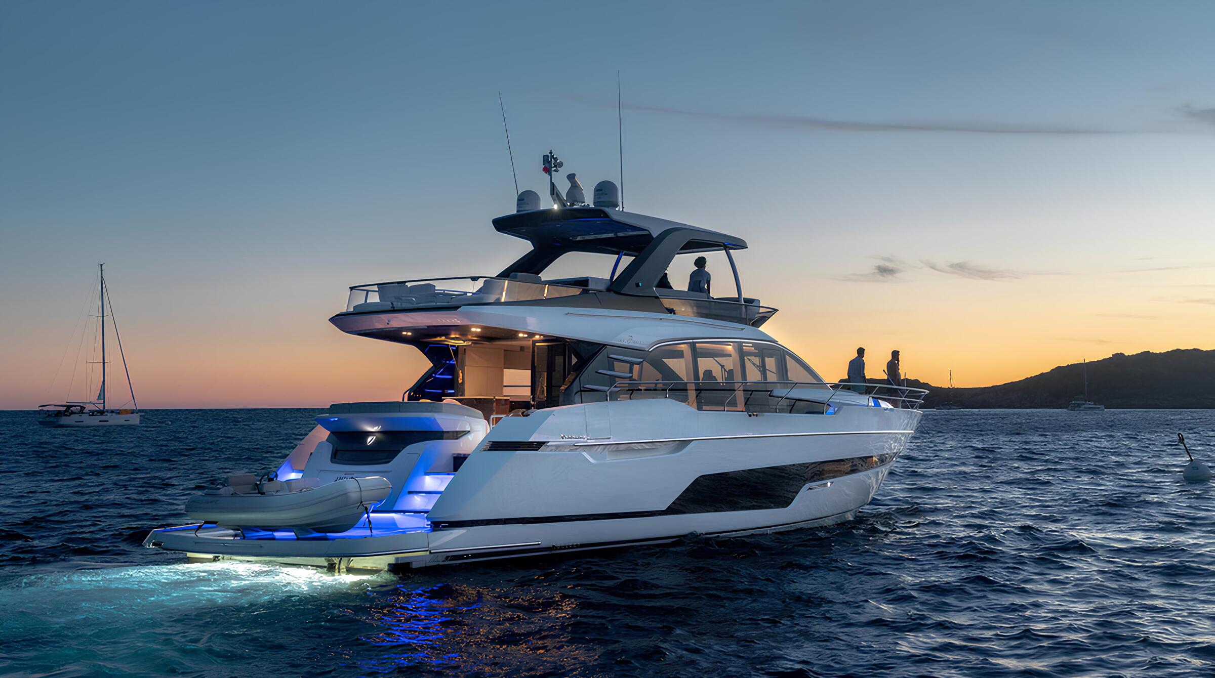 Экстерьер Fairline Squadron 68/Exterior Fairline Squadron 68