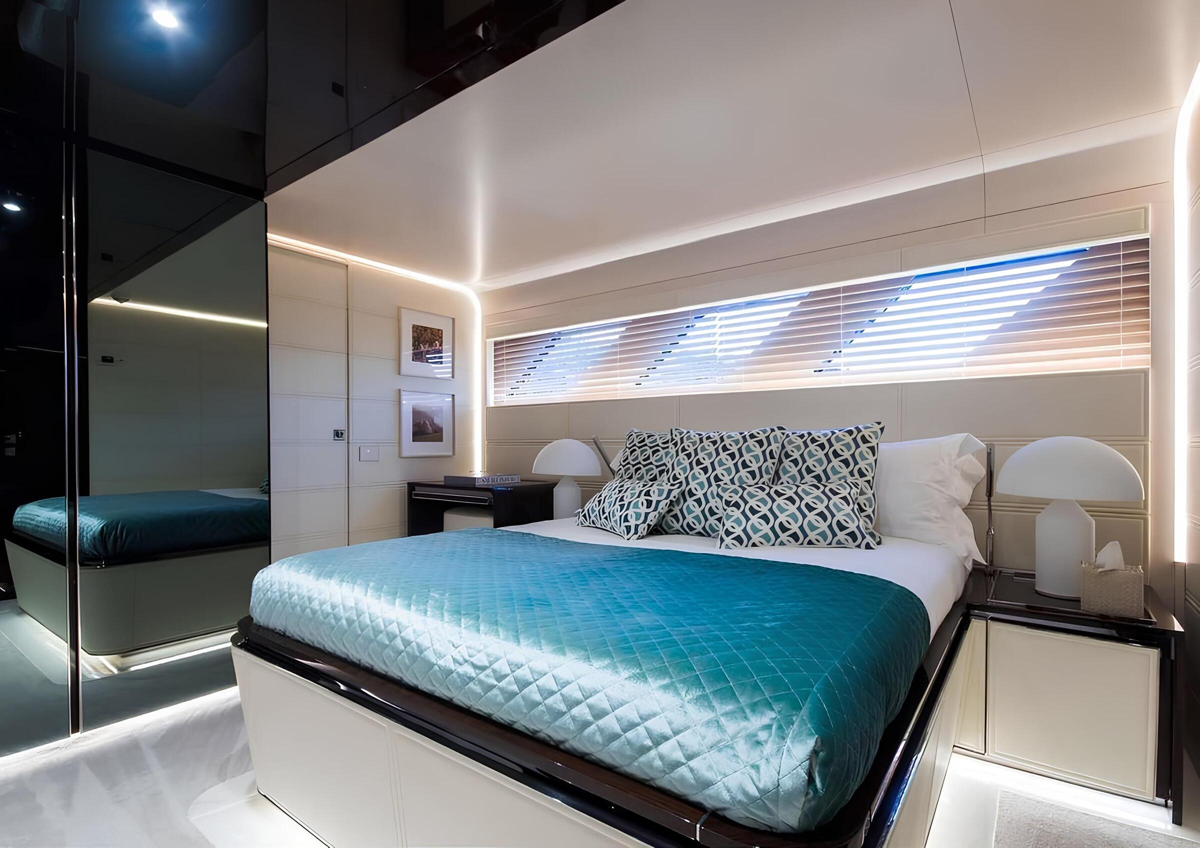 VIP-каюта/VIP cabin