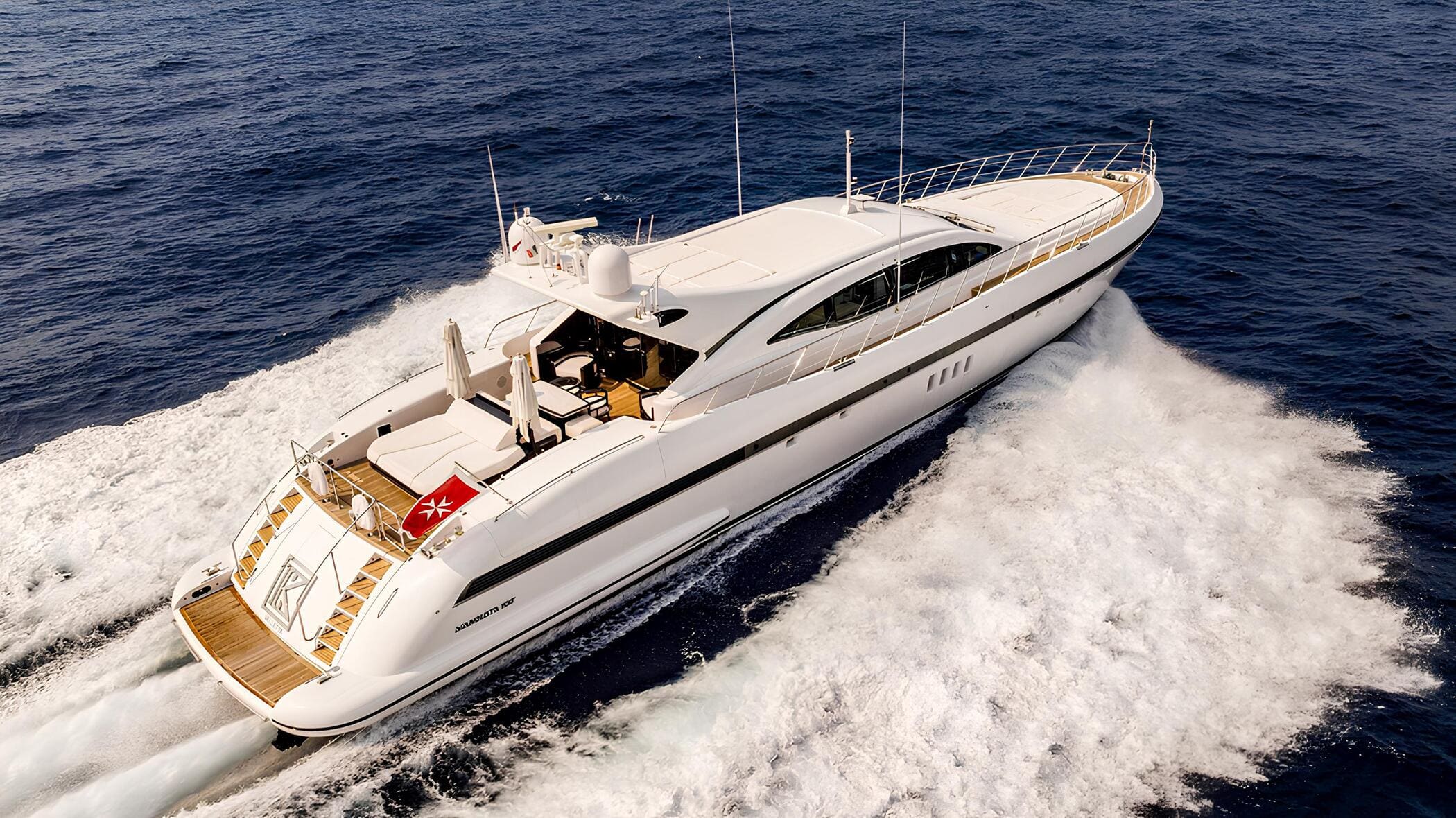 Экстерьер Mangusta (Overmarine) 108 2013 MY 1K/Exterior Mangusta (Overmarine) 108 2013 MY 1K