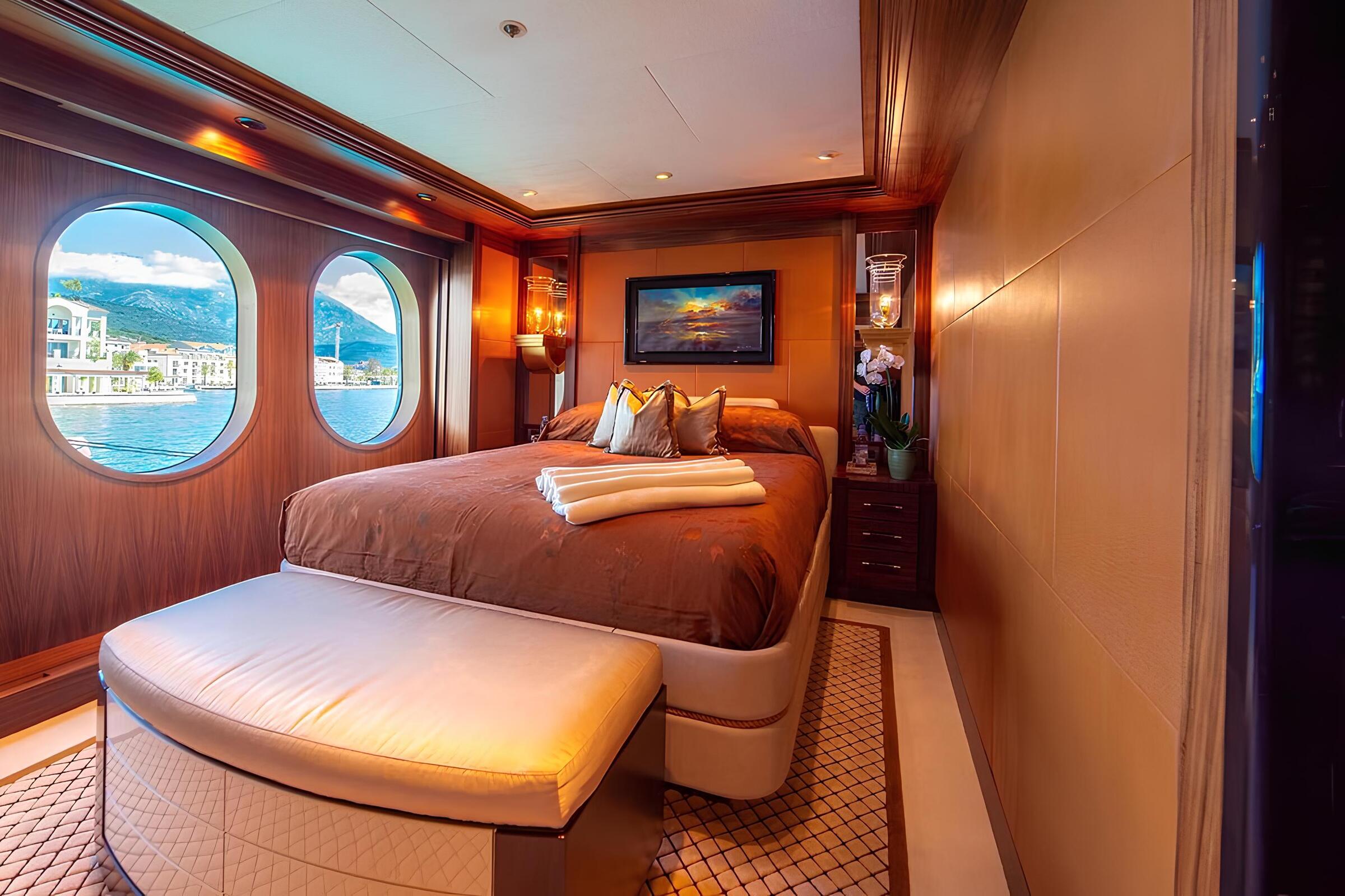 VIP-каюта/VIP cabin