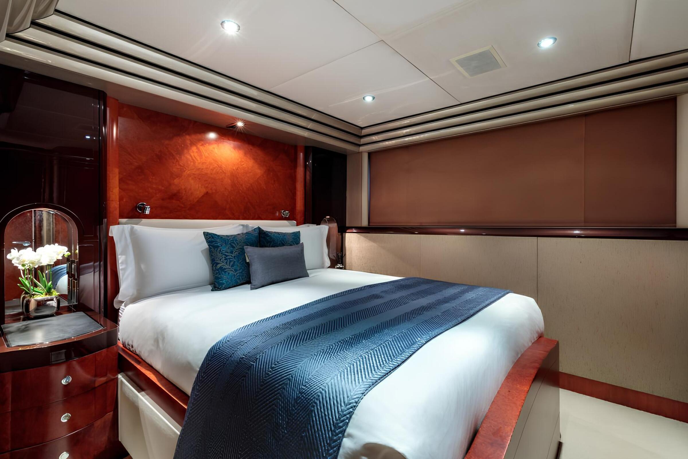 VIP-каюта/VIP cabin