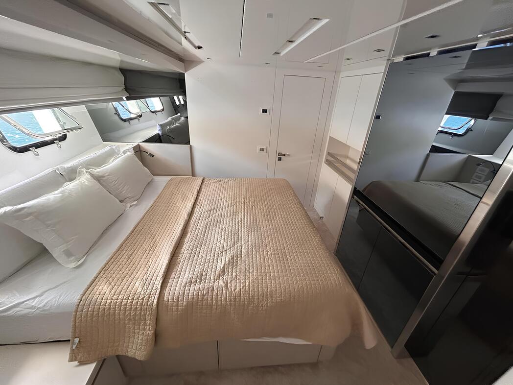 VIP-каюта/VIP cabin