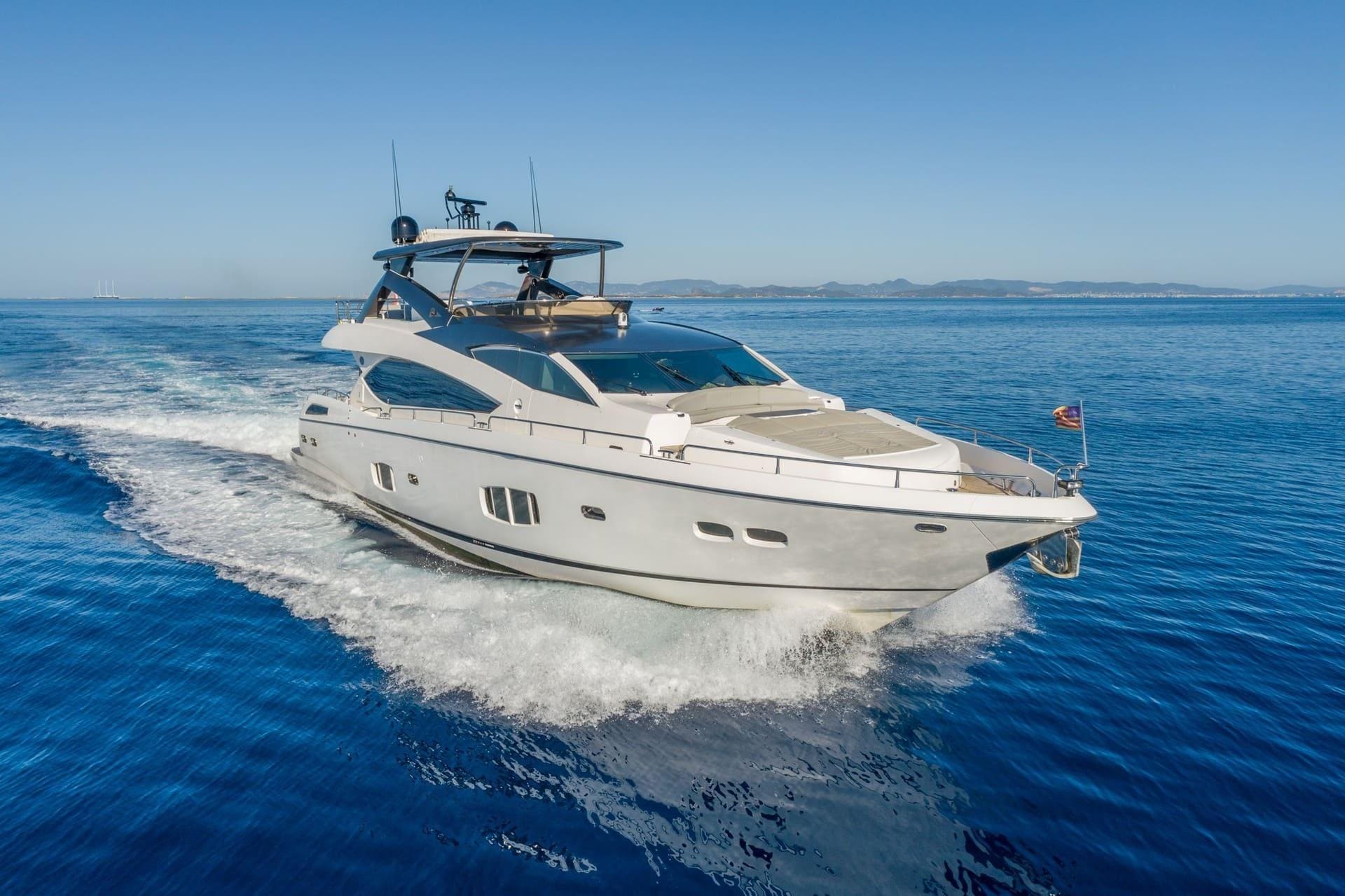 Экстерьер Sunseeker 88 Yacht MOZZ II/Exterior Sunseeker 88 Yacht MOZZ II