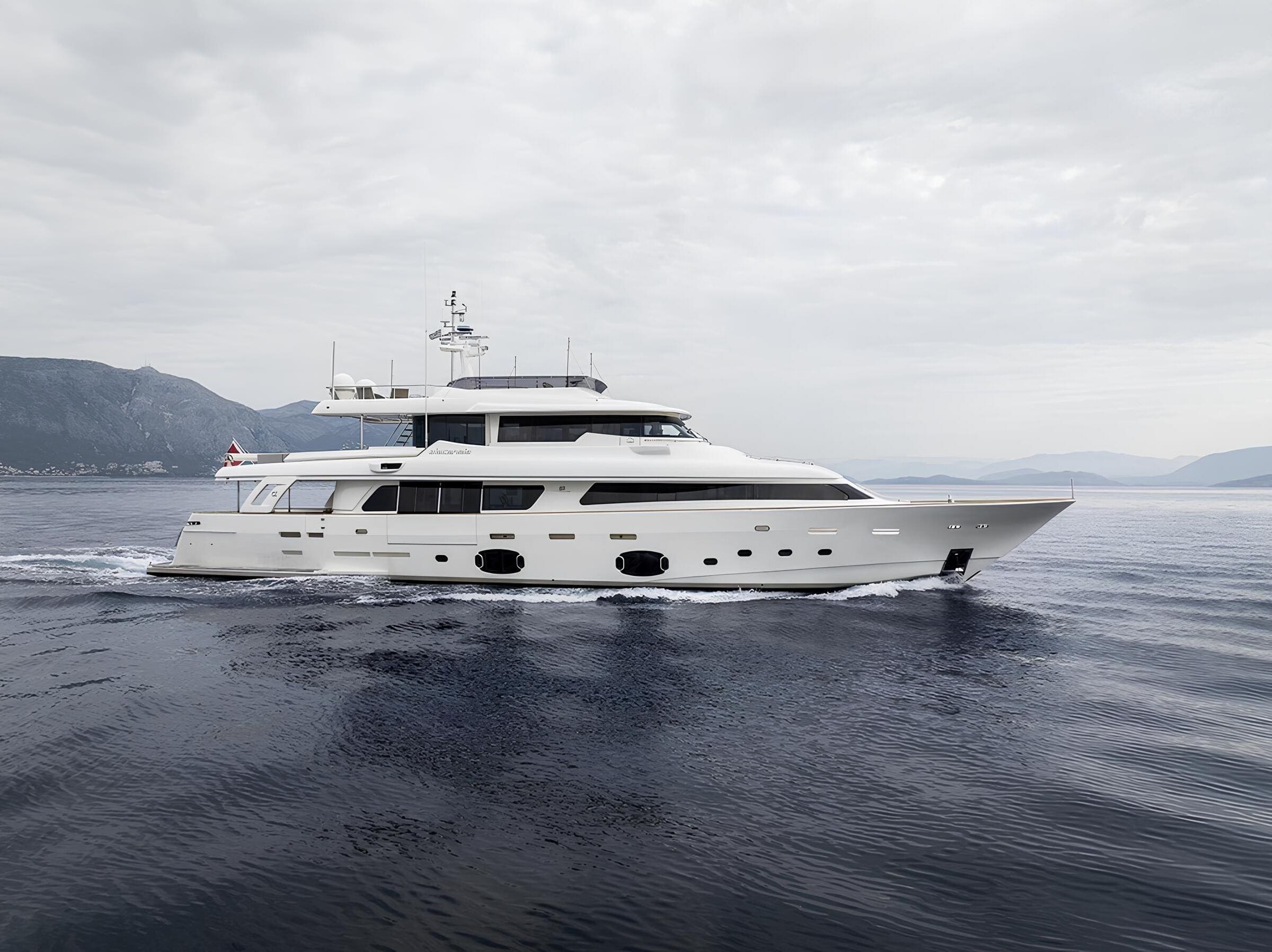 Экстерьер Custom Line Navetta 33 2011 MY ZIACANAIA I/Exterior Custom Line Navetta 33 2011 MY ZIACANAIA I