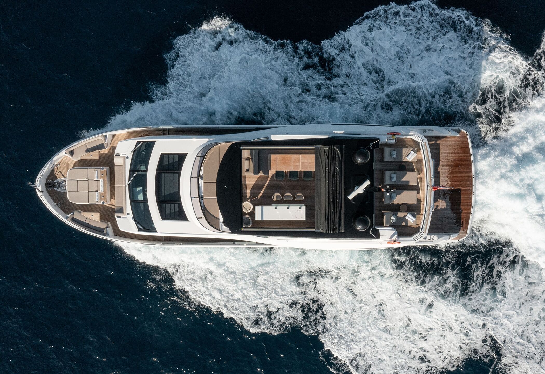 Экстерьер Sunseeker 90 Ocean NEW/Exterior Sunseeker 90 Ocean NEW