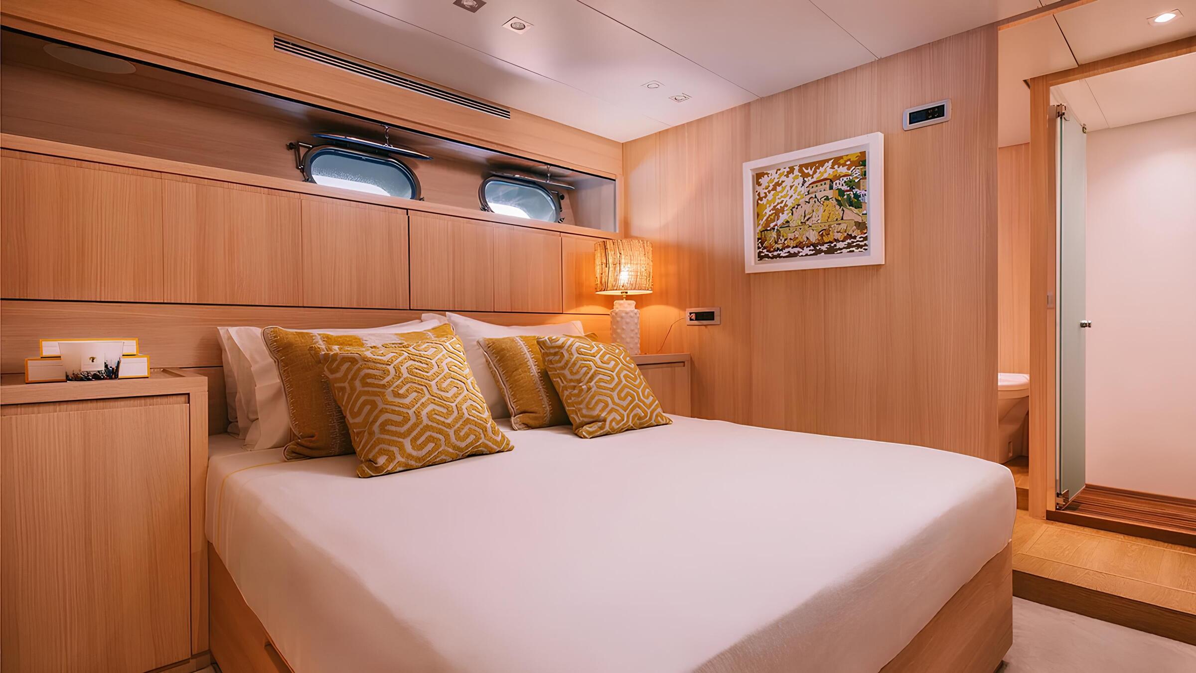 VIP-каюта/VIP cabin