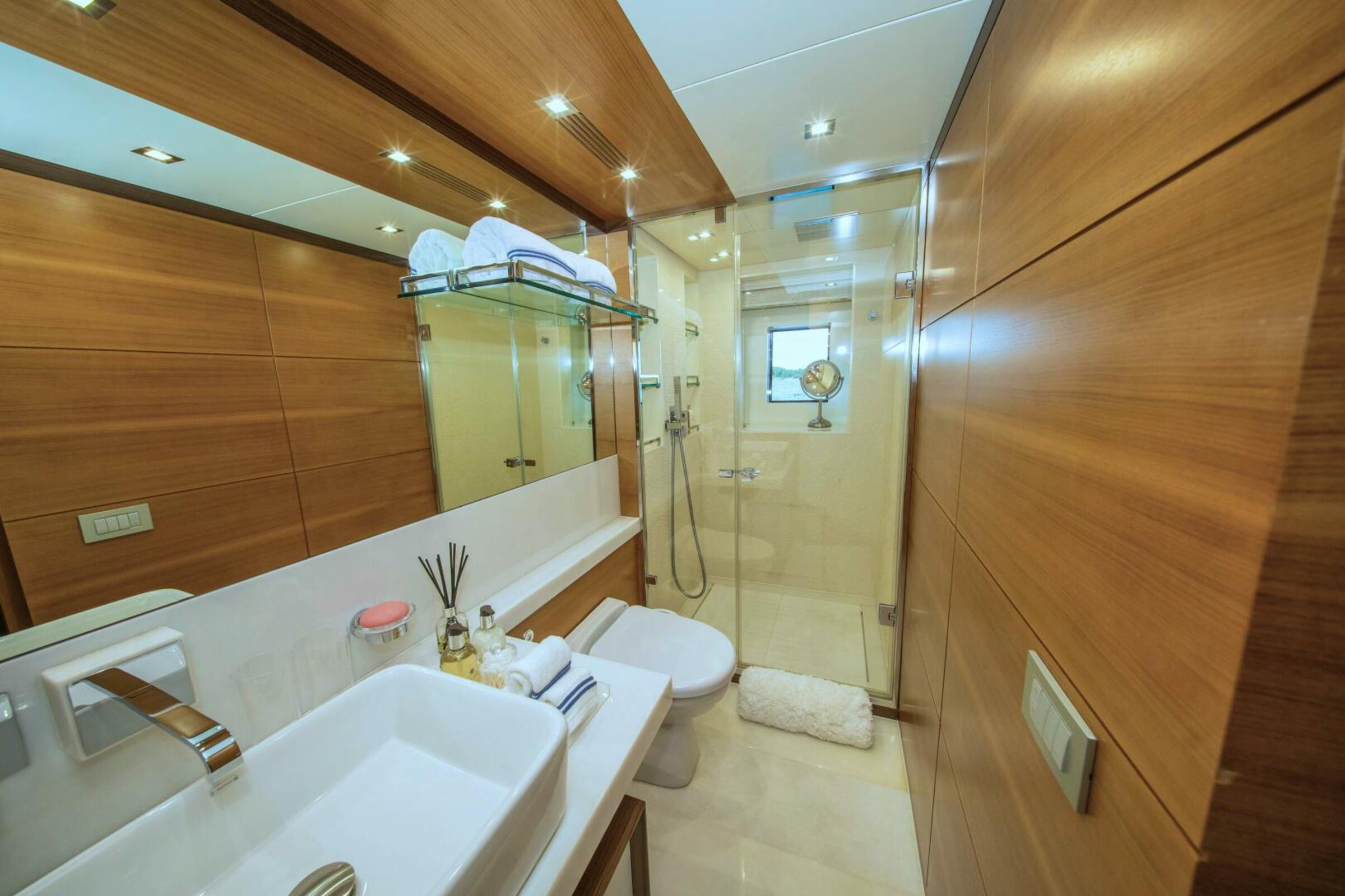 VIP-санузел/VIP bathroom