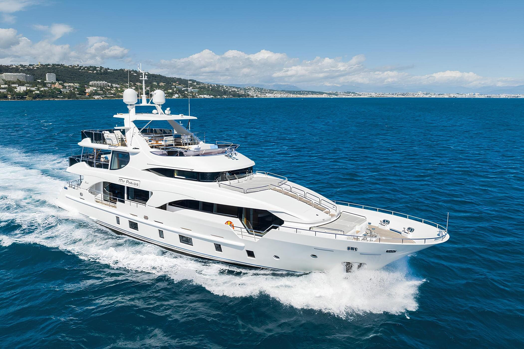 Экстерьер Benetti 108 Tradition Supreme 2014 MY MY PARADIS/Exterior Benetti 108 Tradition Supreme 2014 MY MY PARADIS