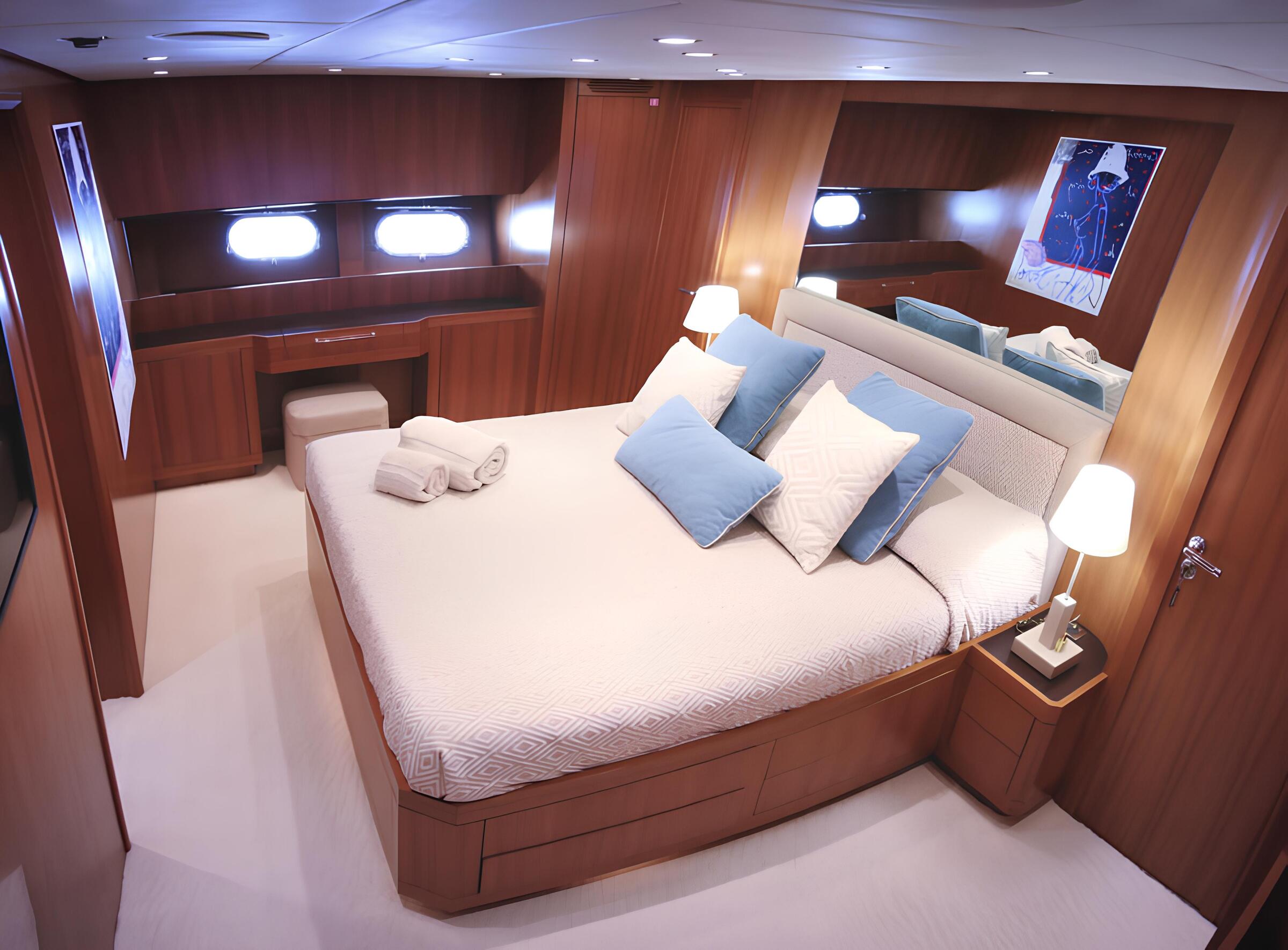 VIP-каюта/VIP cabin