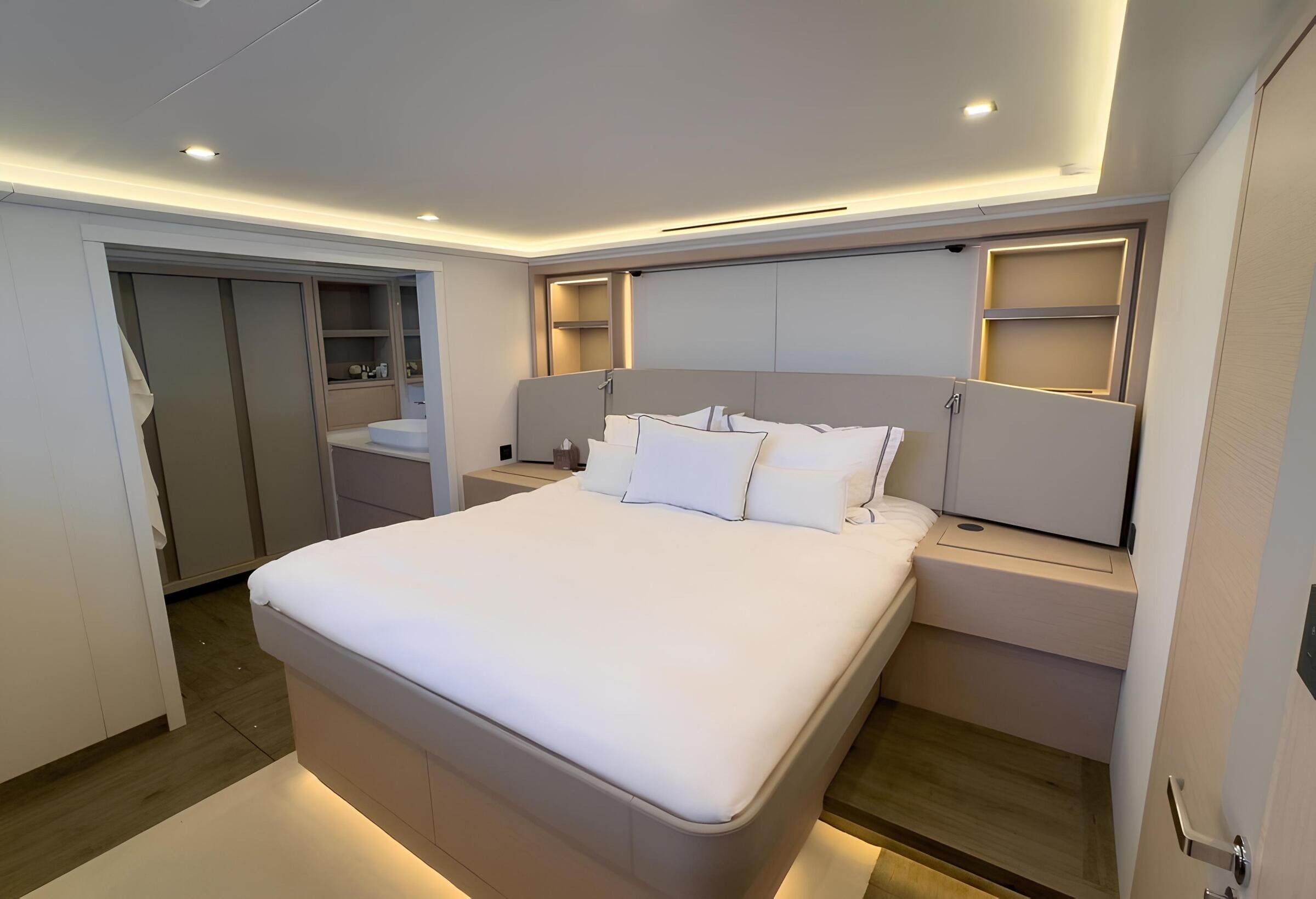 VIP-каюта/VIP cabin