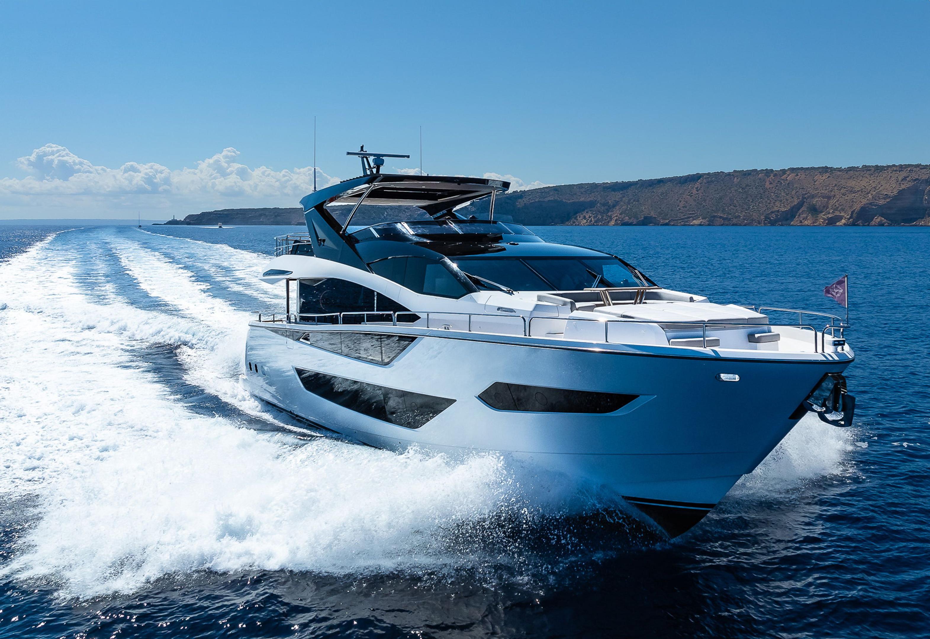 Экстерьер Sunseeker 88 Yacht 2023 MY CELESTE NOREEN/Exterior Sunseeker 88 Yacht 2023 MY CELESTE NOREEN