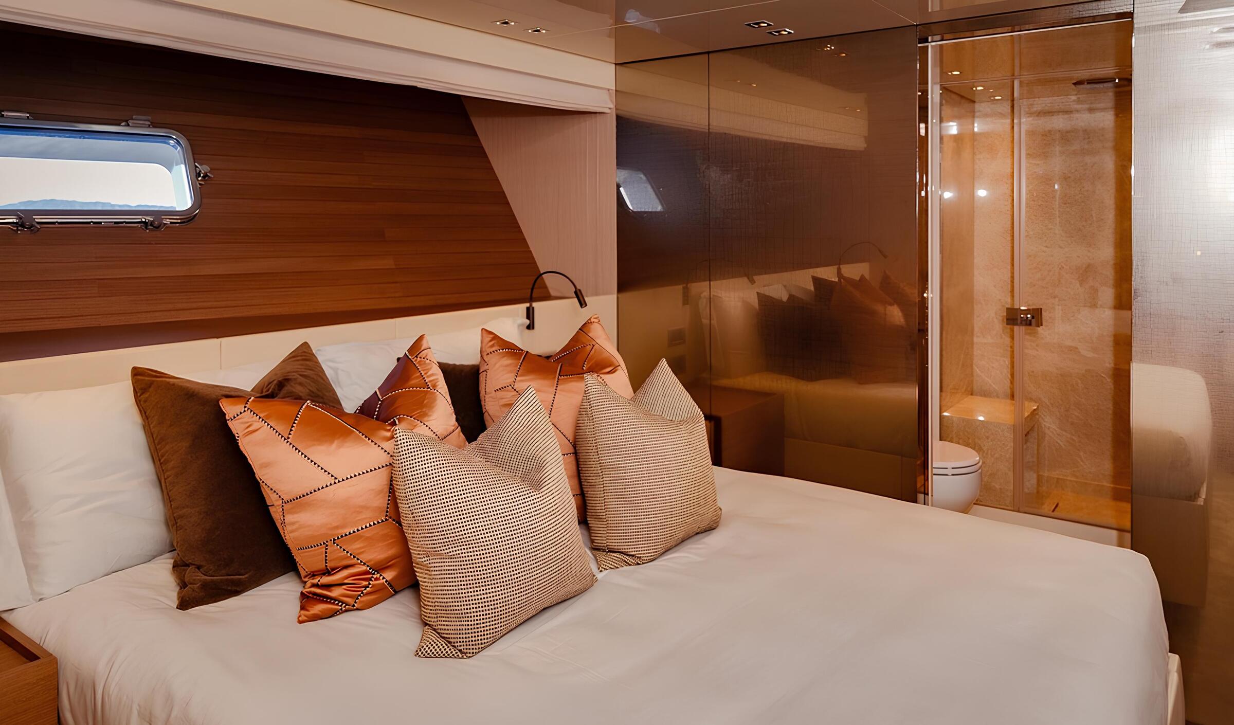 VIP-каюта/VIP cabin