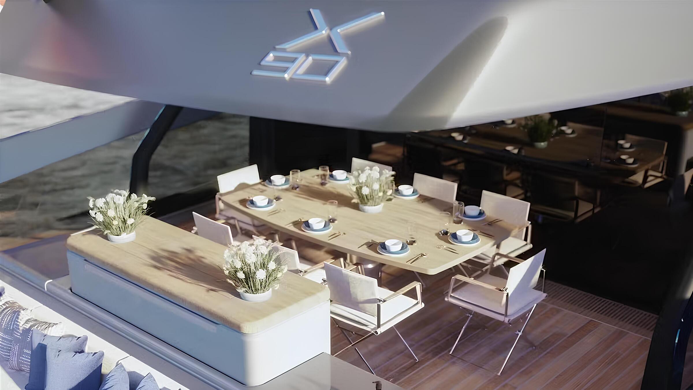 Обеденная зона на кокпите/Cockpit dining area