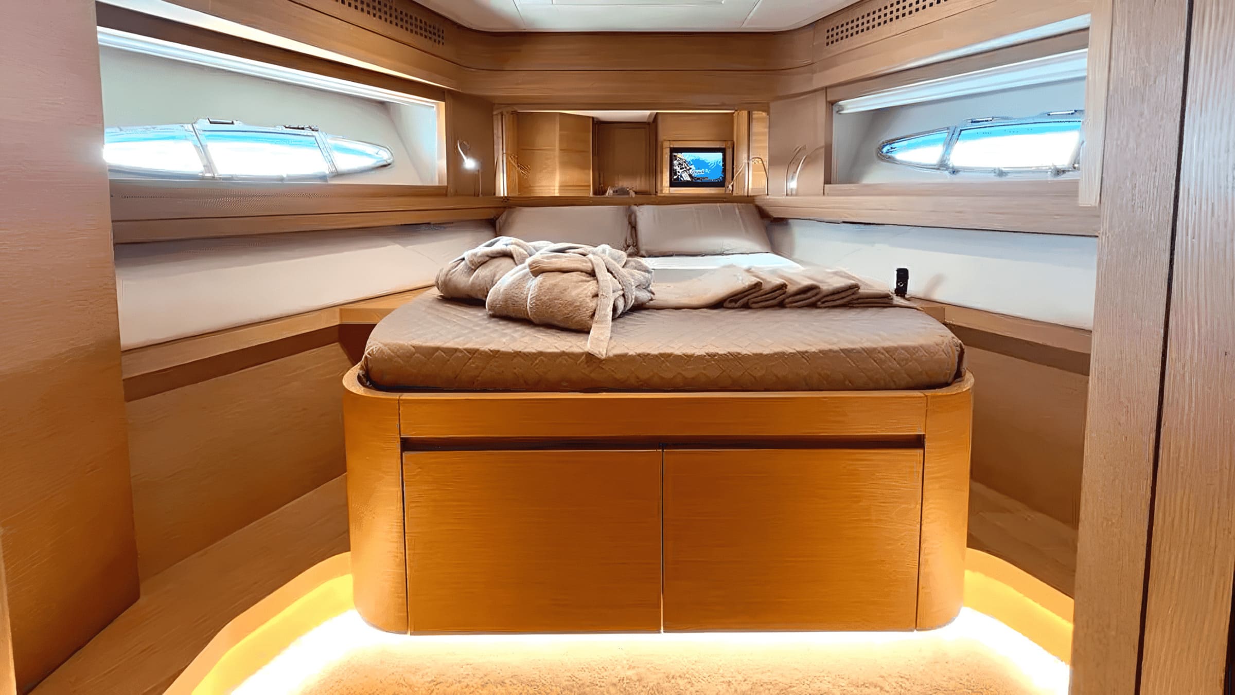 VIP-каюта/VIP cabin