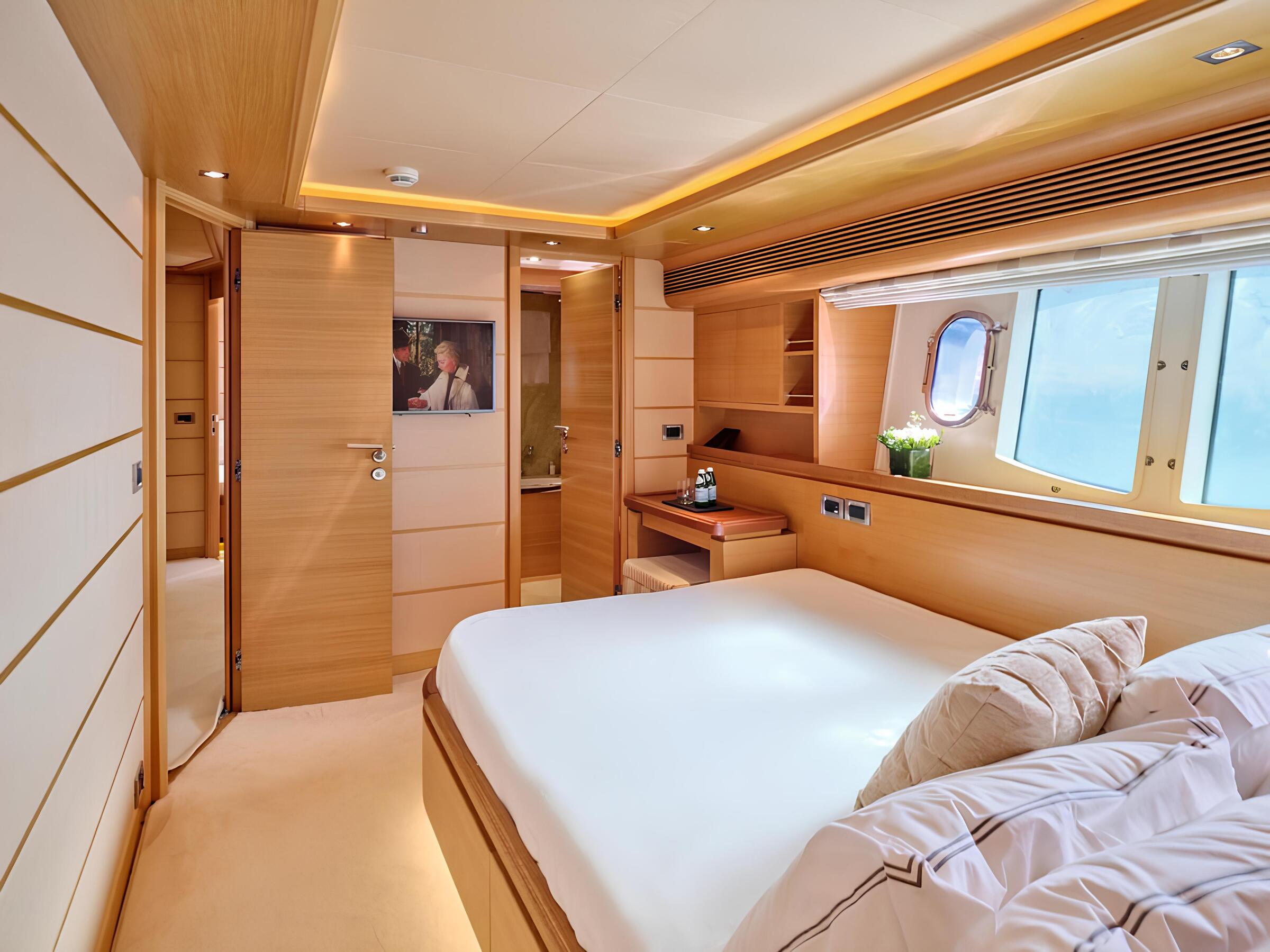 VIP-каюта/VIP cabin