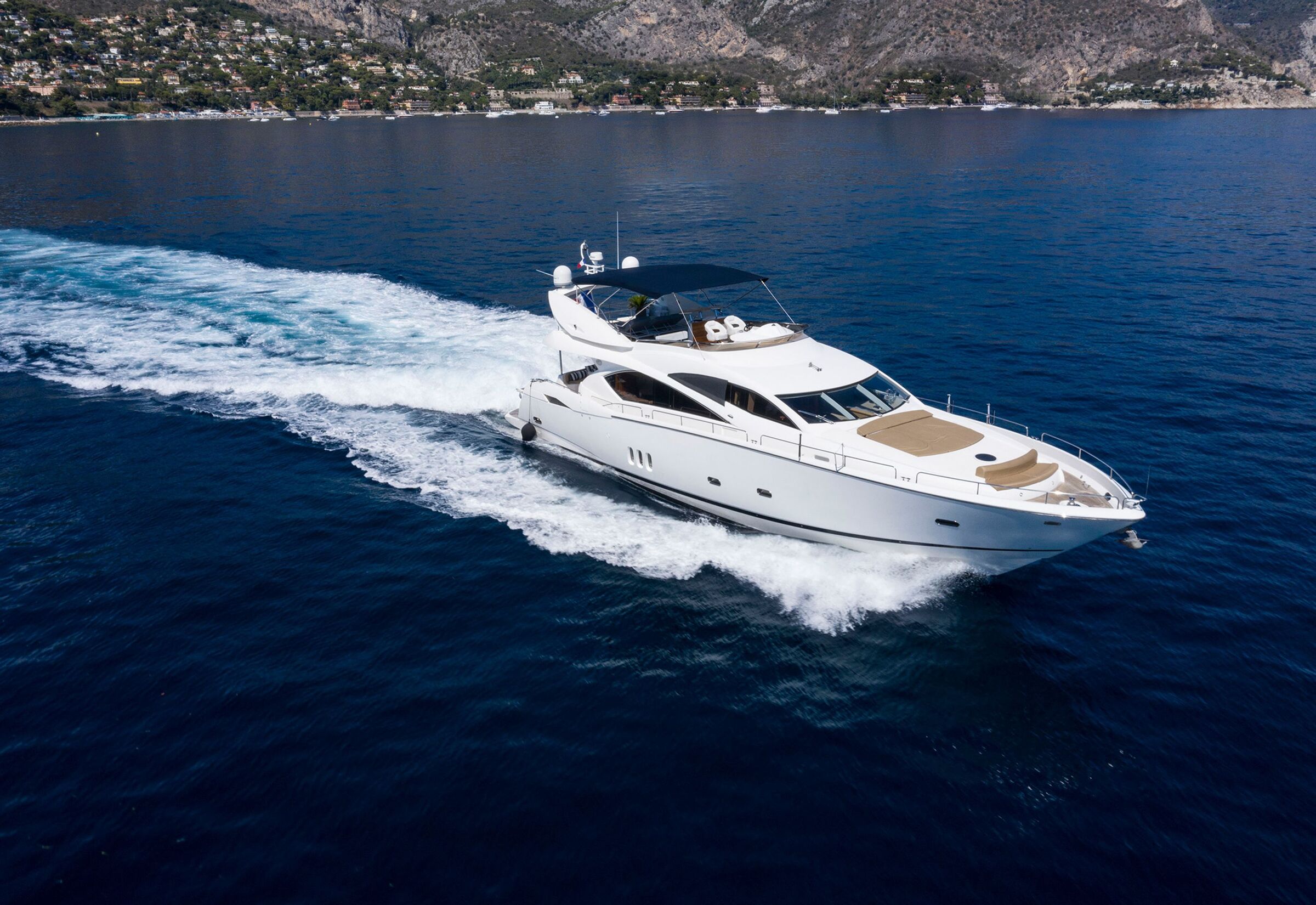 Экстерьер Sunseeker 82 Yacht 2003 MY LADY YOUSRA/Exterior Sunseeker 82 Yacht 2003 MY LADY YOUSRA