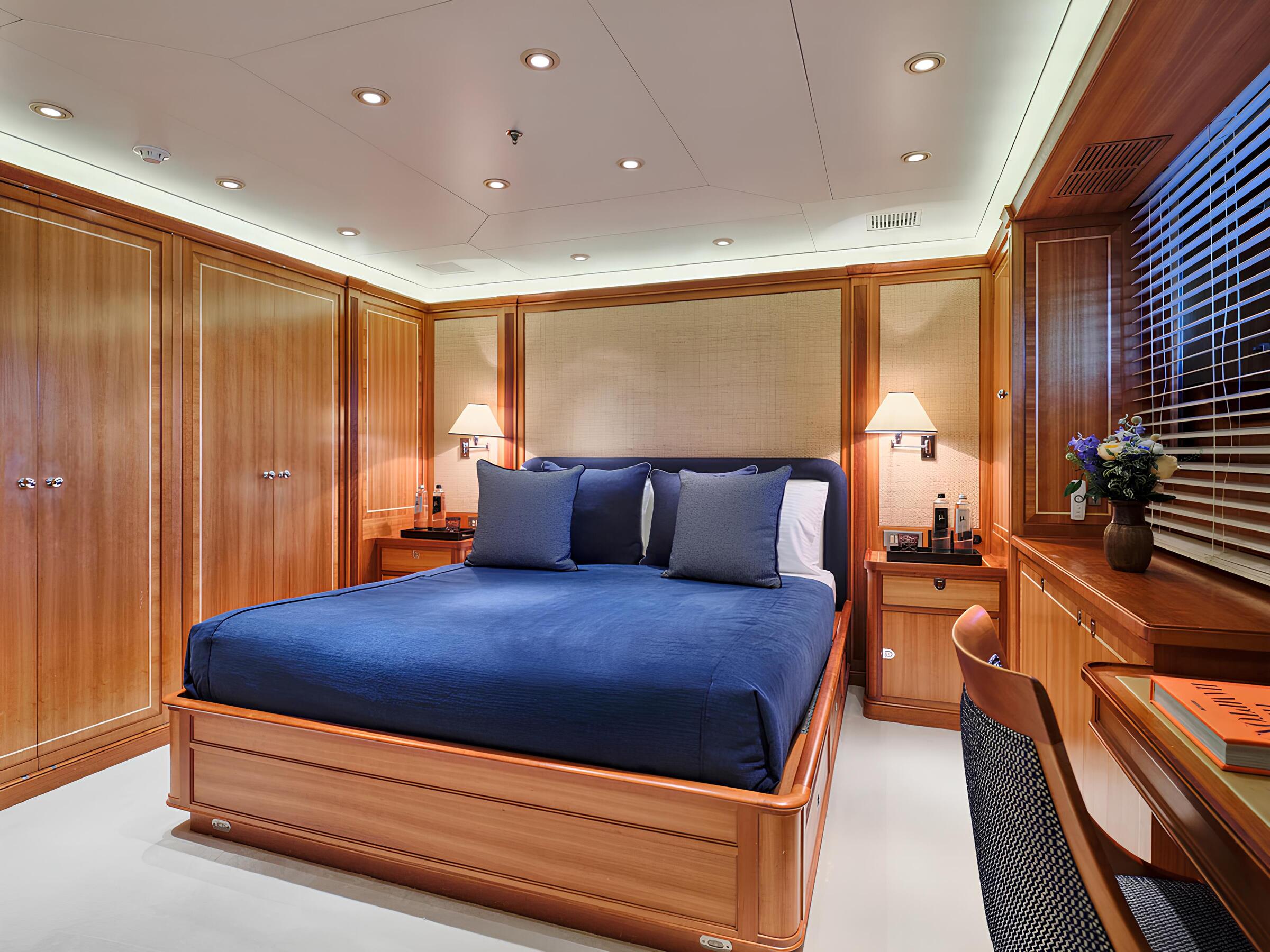 VIP-каюта/VIP cabin