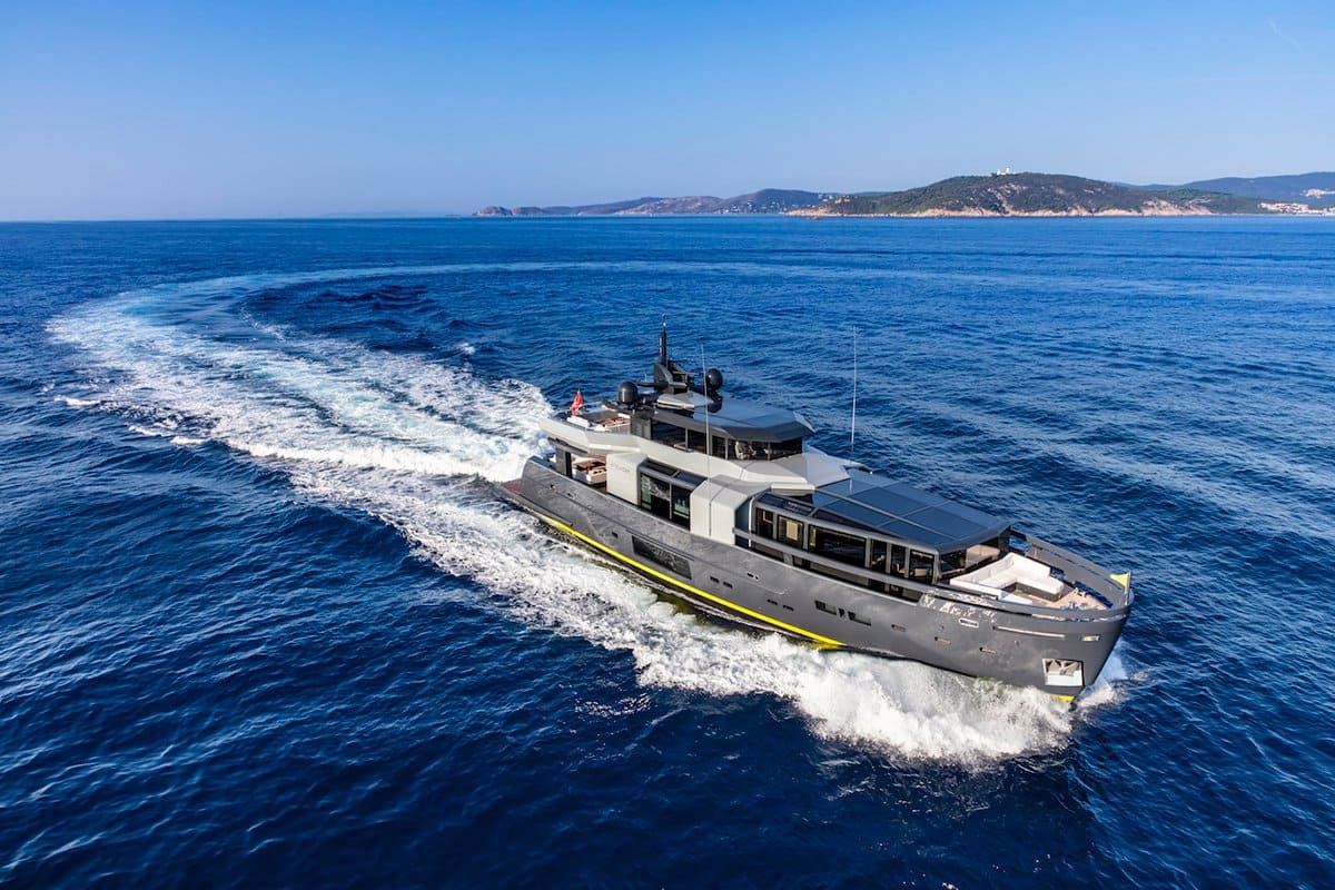 Экстерьер Arcadia Yachts A105 2019 MY SEA CORAL II/Exterior Arcadia Yachts A105 2019 MY SEA CORAL II