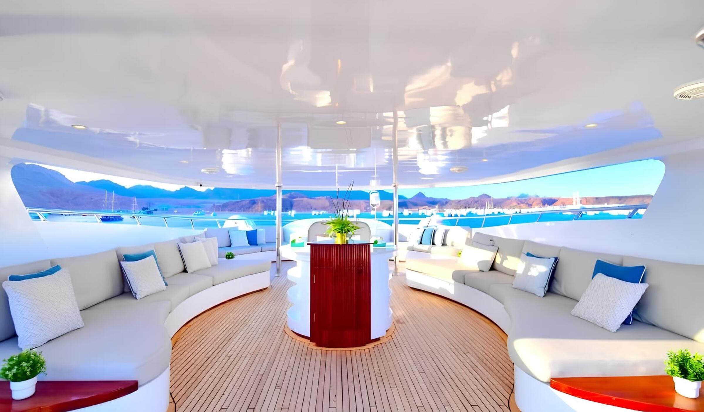 Зона отдыха на сандеке/Sundeck lounge area