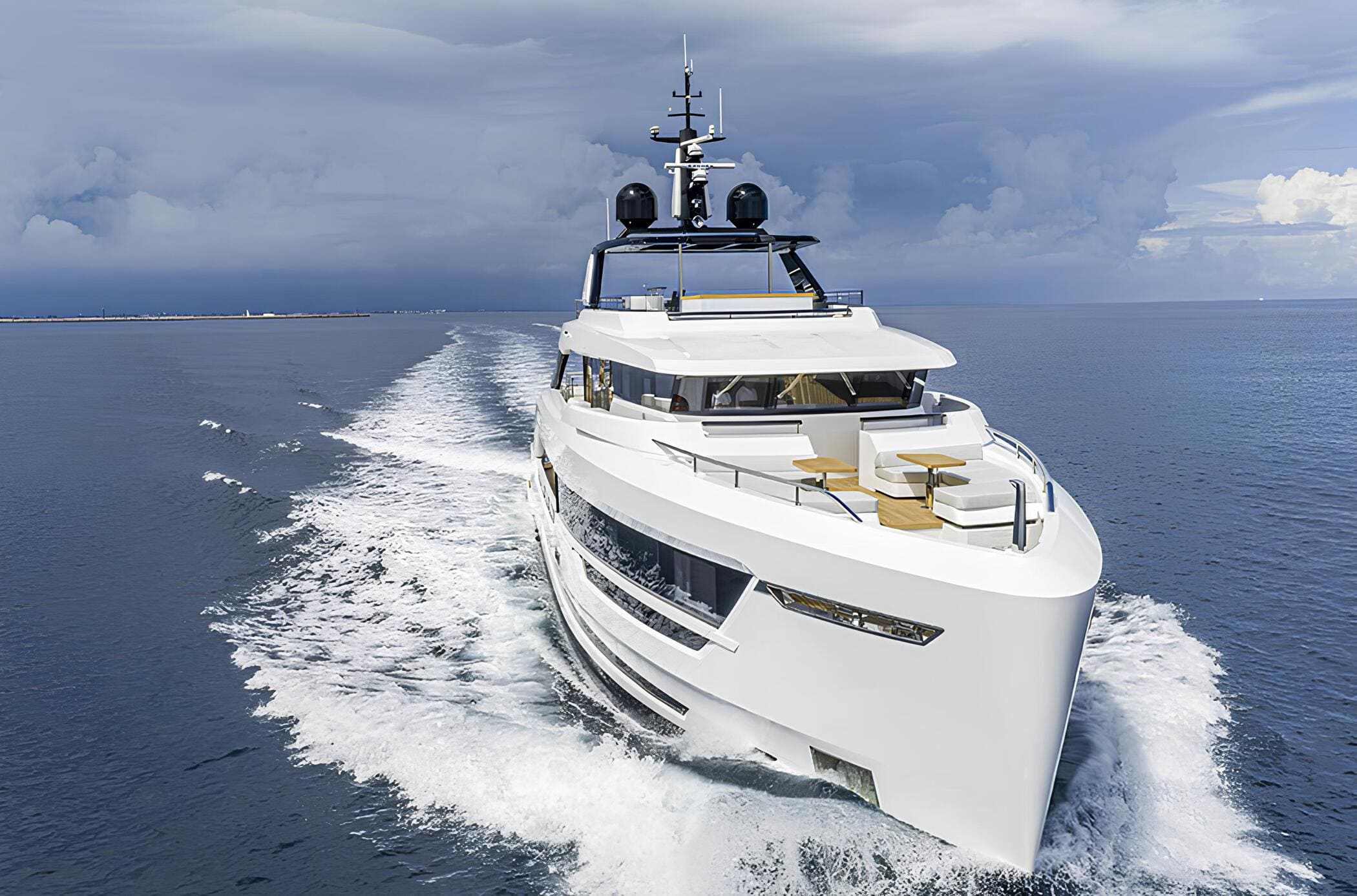 Экстерьер Ocean King DUCALE 120 NEW/Exterior Ocean King DUCALE 120 NEW