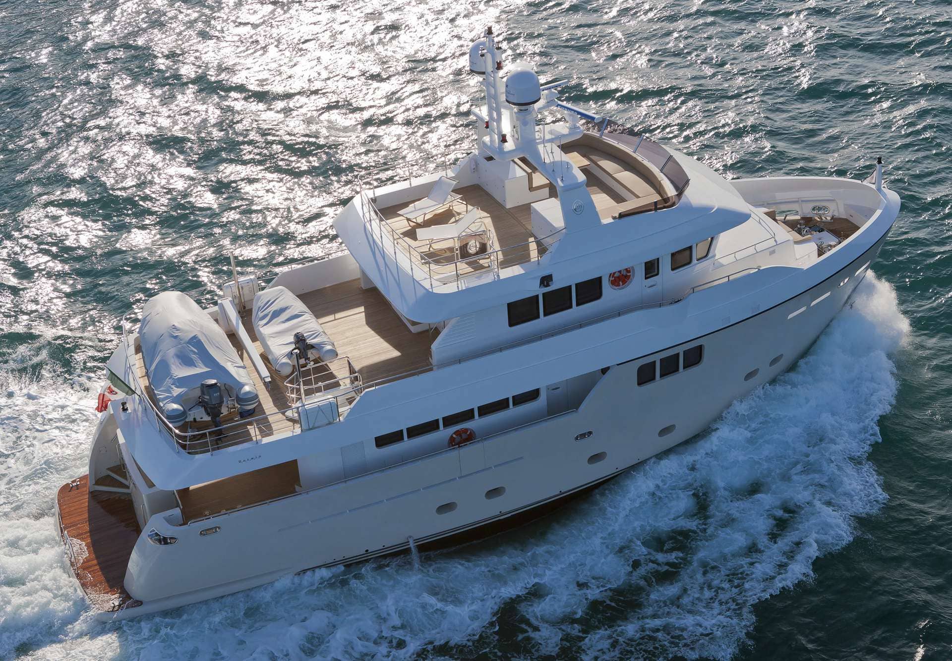 Экстерьер Cantiere Delle Marche Darwin Class 86 NEW/Exterior Cantiere Delle Marche Darwin Class 86 NEW