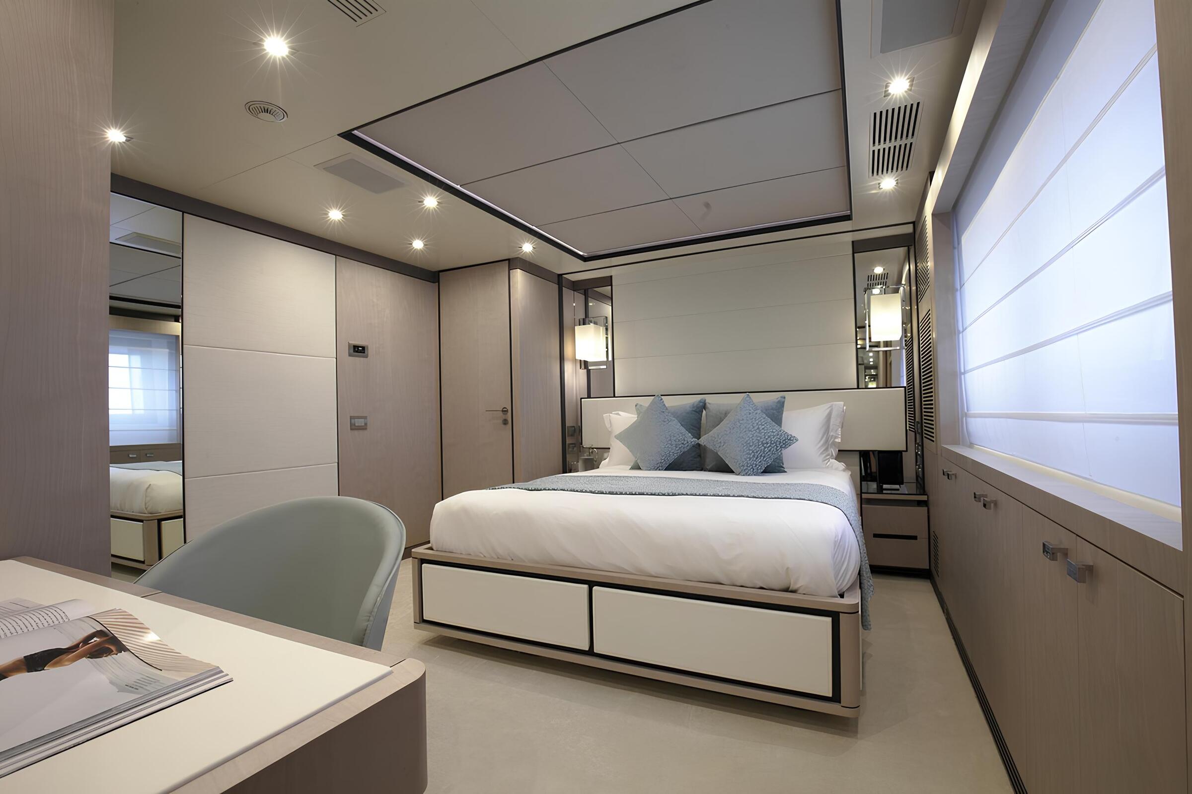 VIP-каюта/VIP cabin