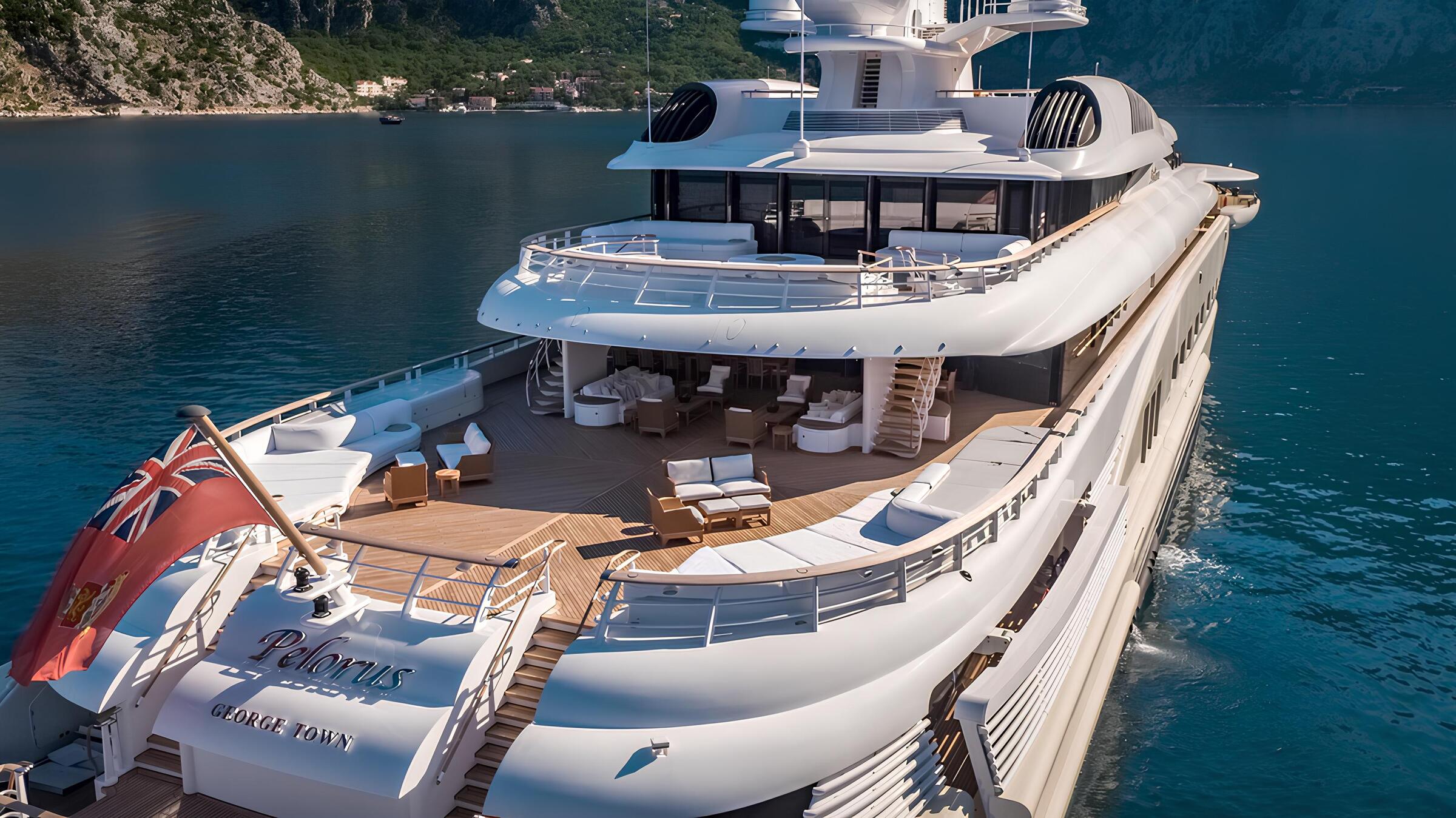 Зона отдыха на корме главной палубы/Aft main deck lounge area
