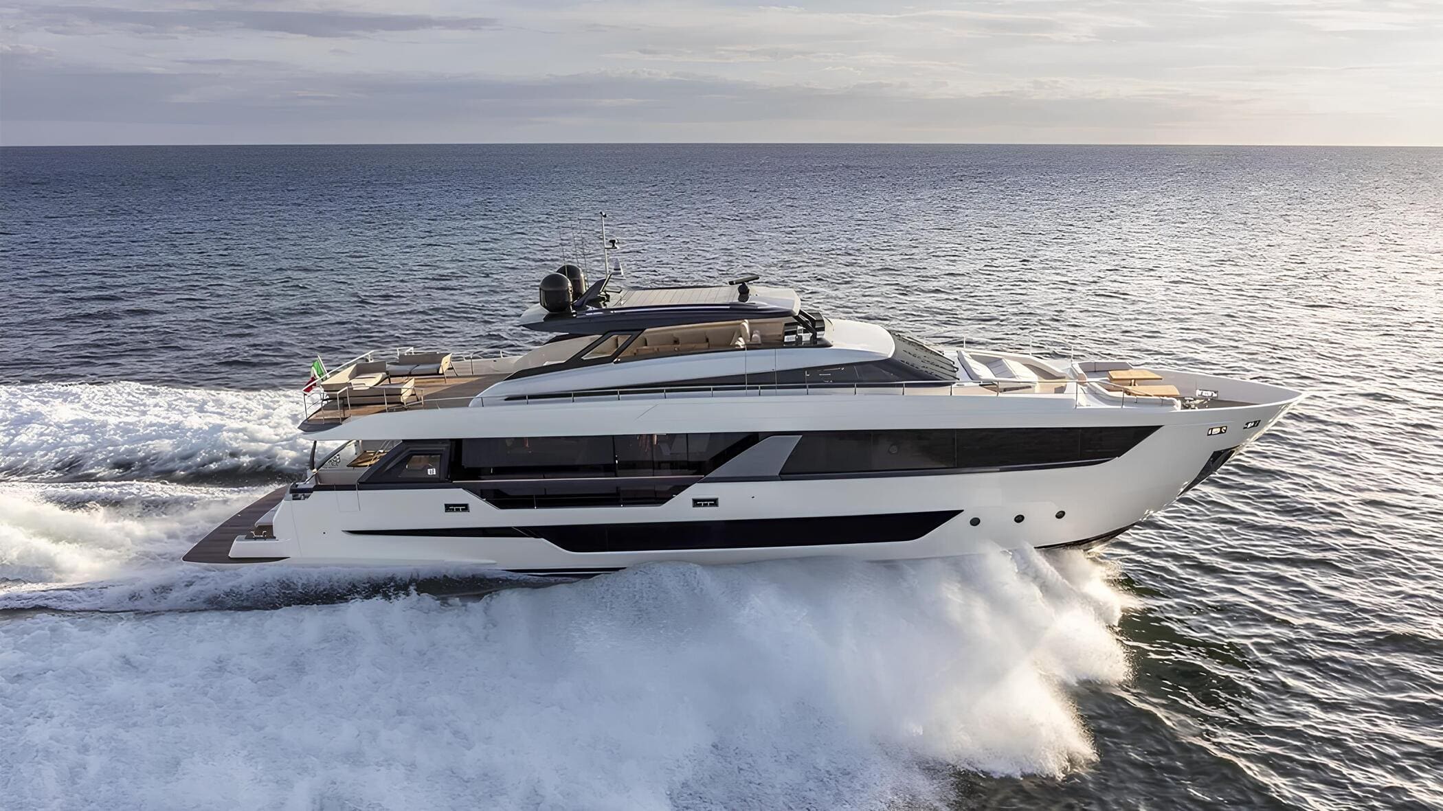 Экстерьер Ferretti 1000 2023 MY SPICA /Exterior Ferretti 1000 2023 MY SPICA