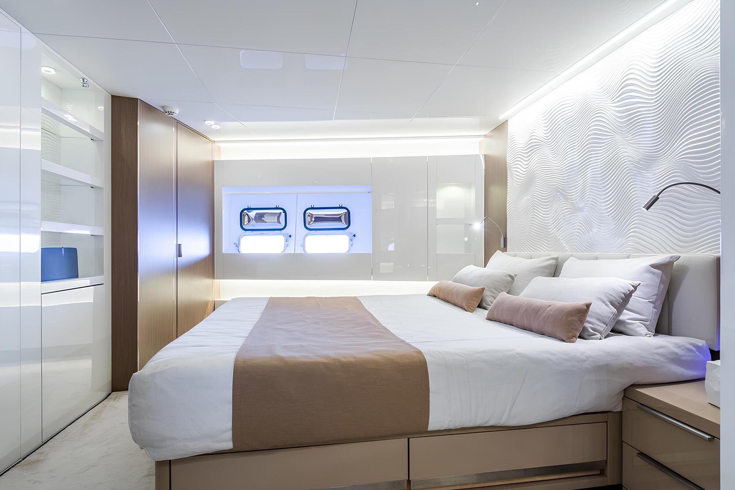 VIP-каюта/VIP cabin