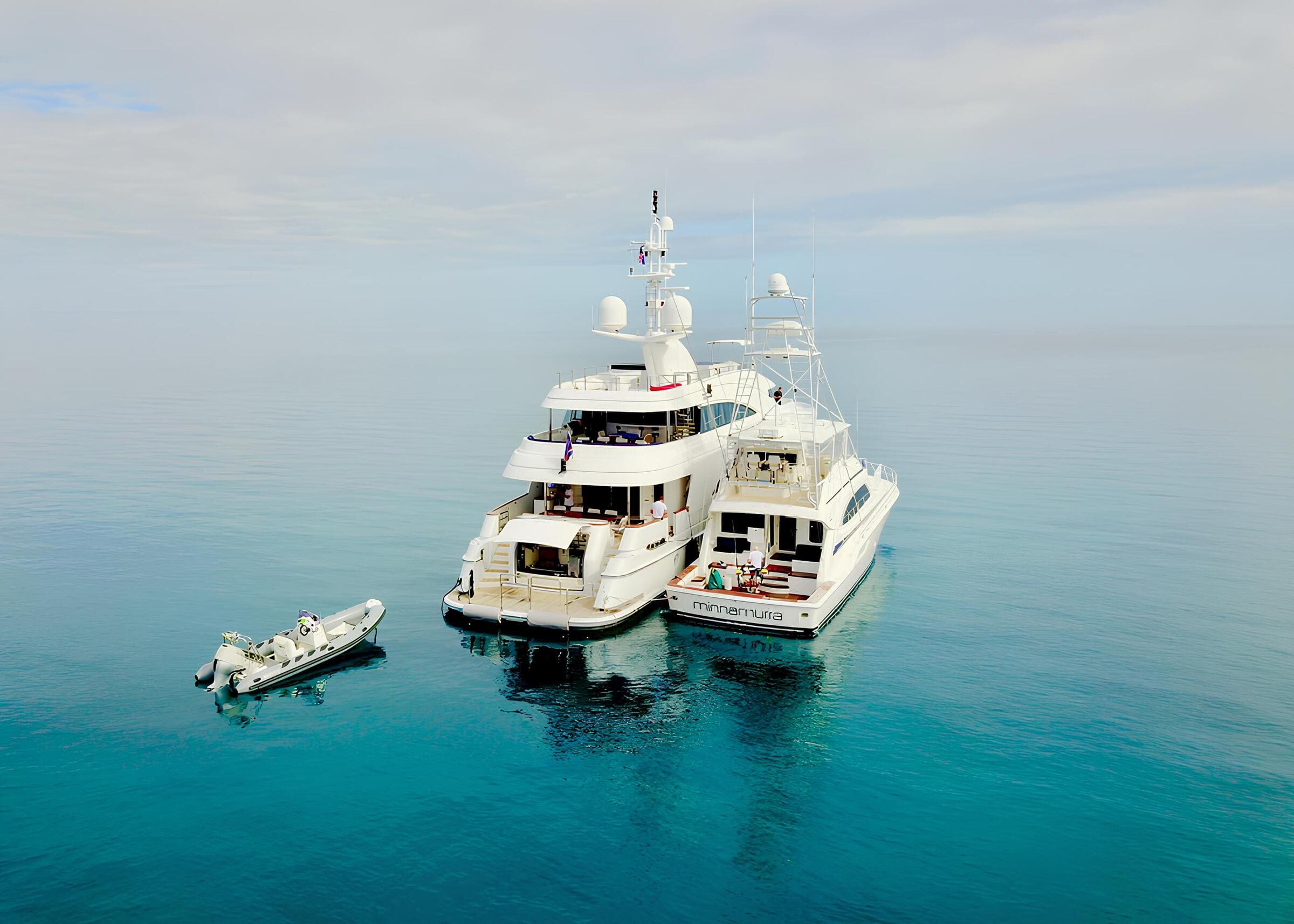 Экстерьер Gulf Craft 42M 2008 MY DE LISLE III/Exterior Gulf Craft 42M 2008 MY DE LISLE III