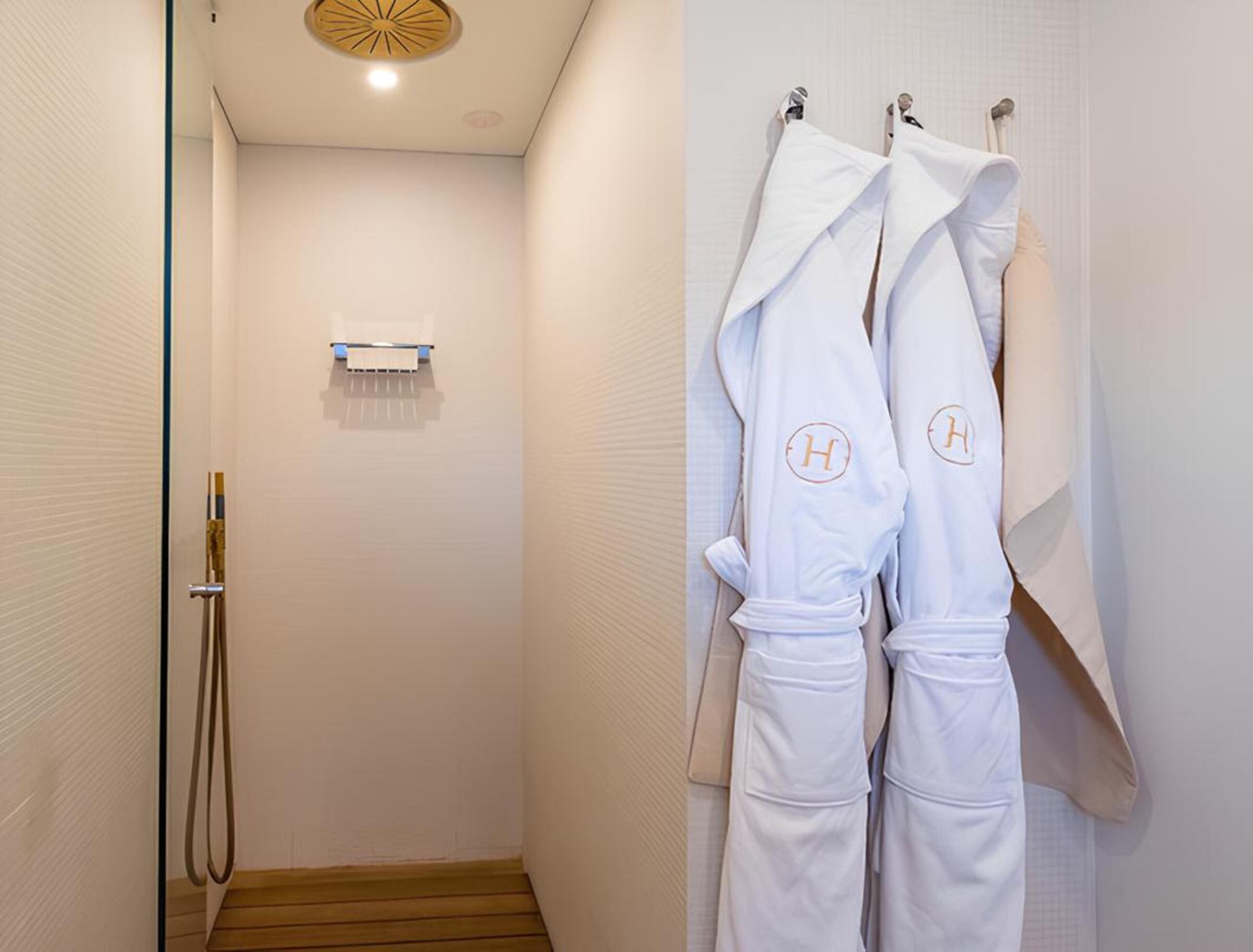 VIP-санузел/VIP bathroom