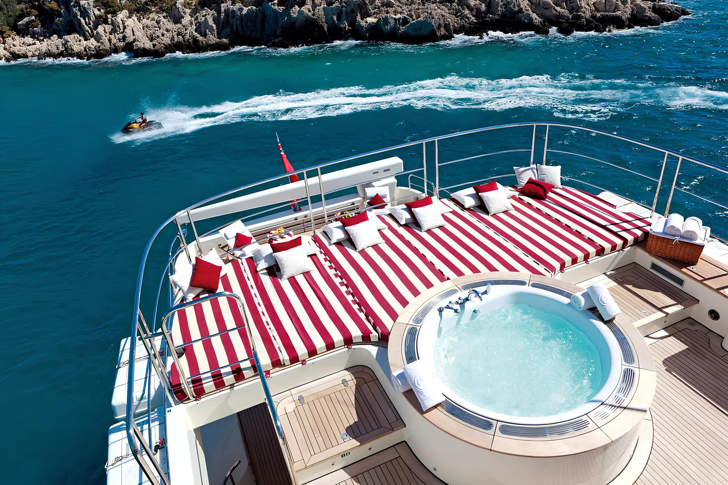 Бассейн на сандеке/Sundeck swimming pool